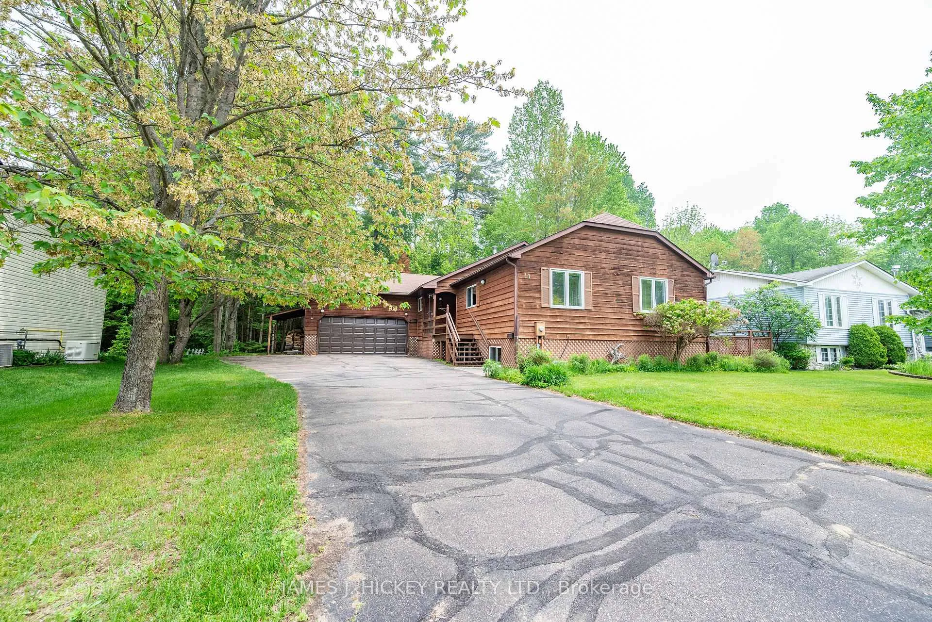 Photo 1 of 11 Banting Drive, Deep River — HOMEH