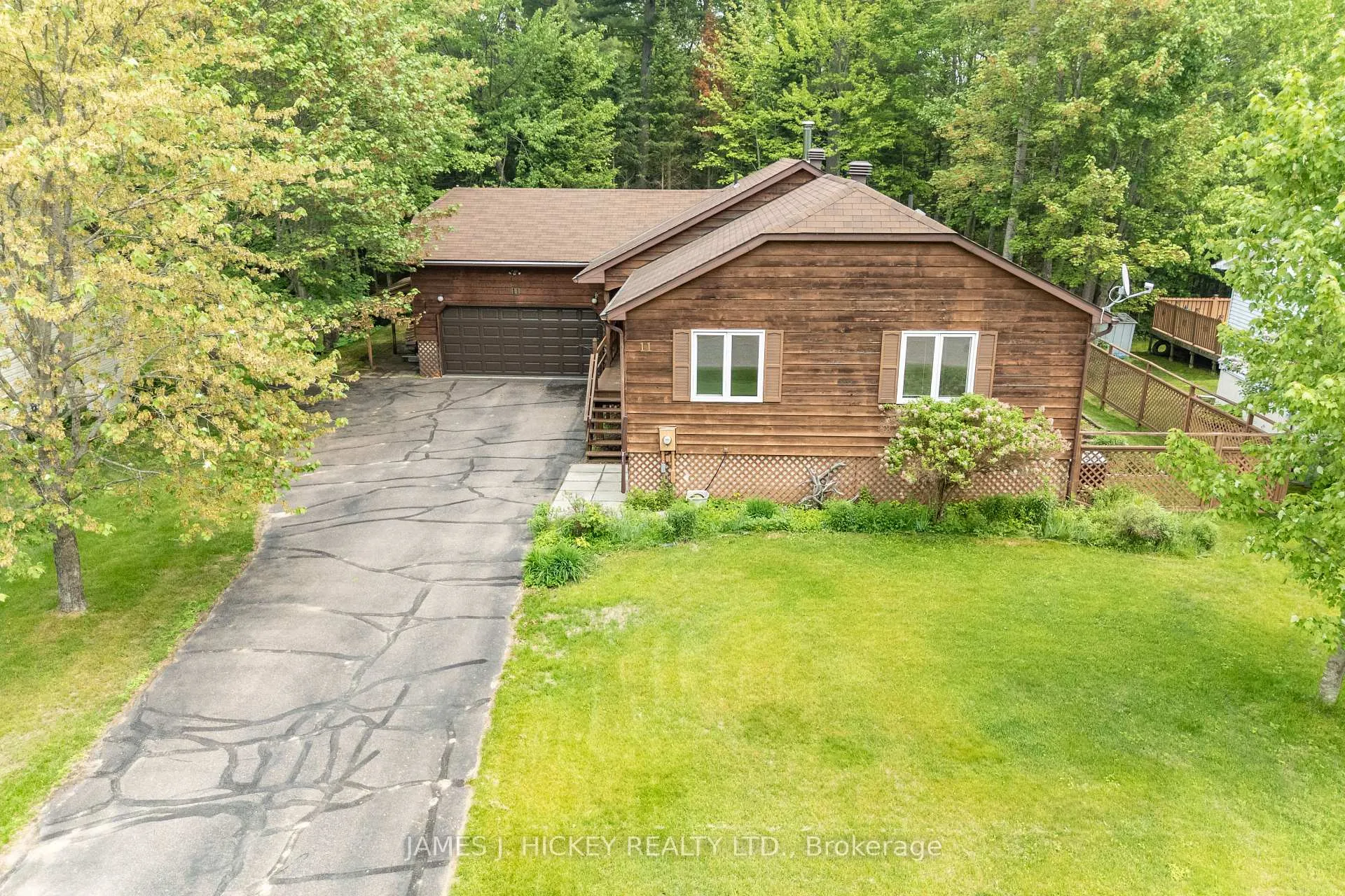 Photo 3 of 11 Banting Drive, Deep River — HOMEH