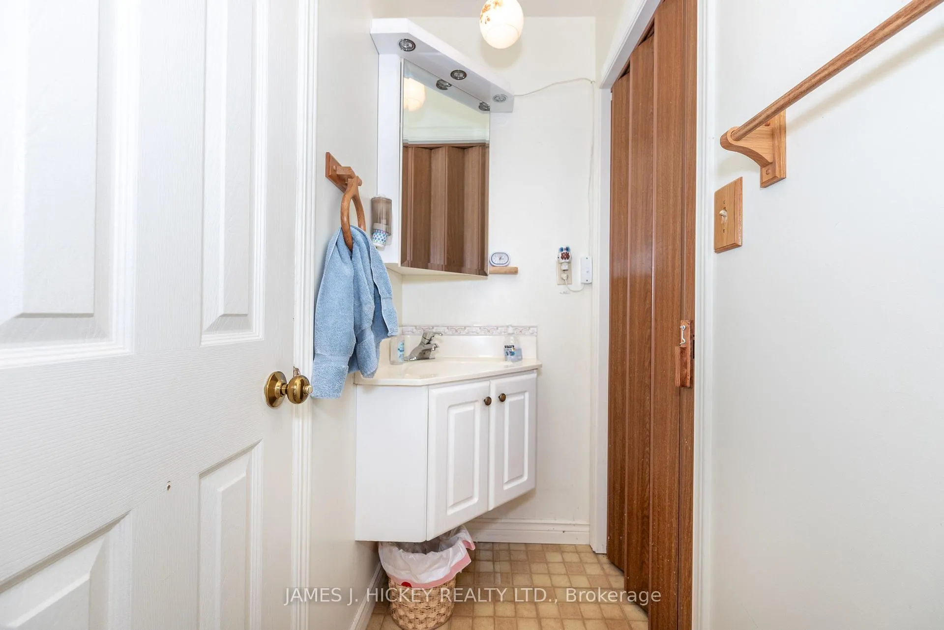 Photo 16 of 11 Banting Drive, Deep River — HOMEH