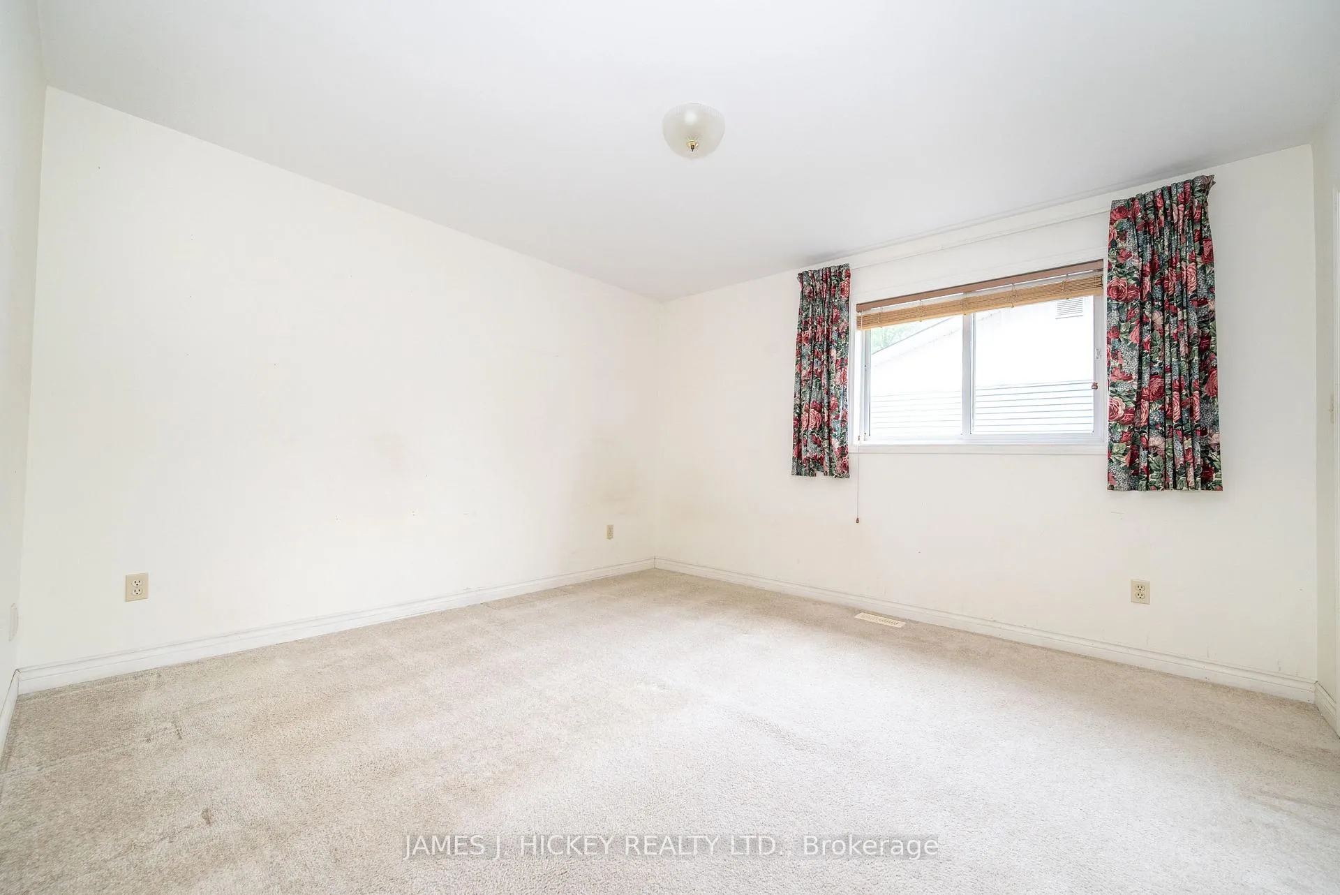 Photo 17 of 11 Banting Drive, Deep River — HOMEH