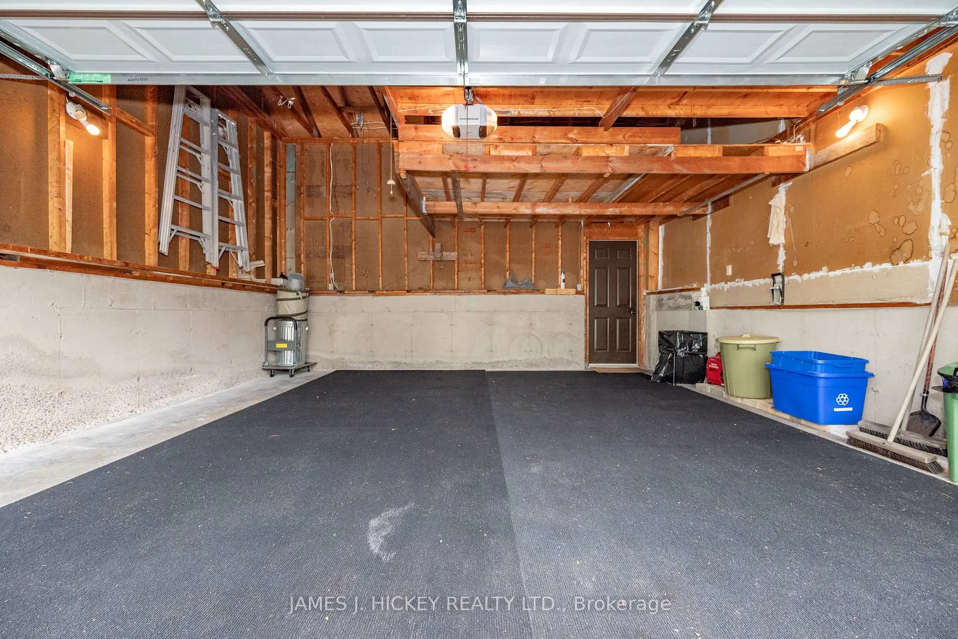 Photo 32 of 11 Banting Drive, Deep River — HOMEH
