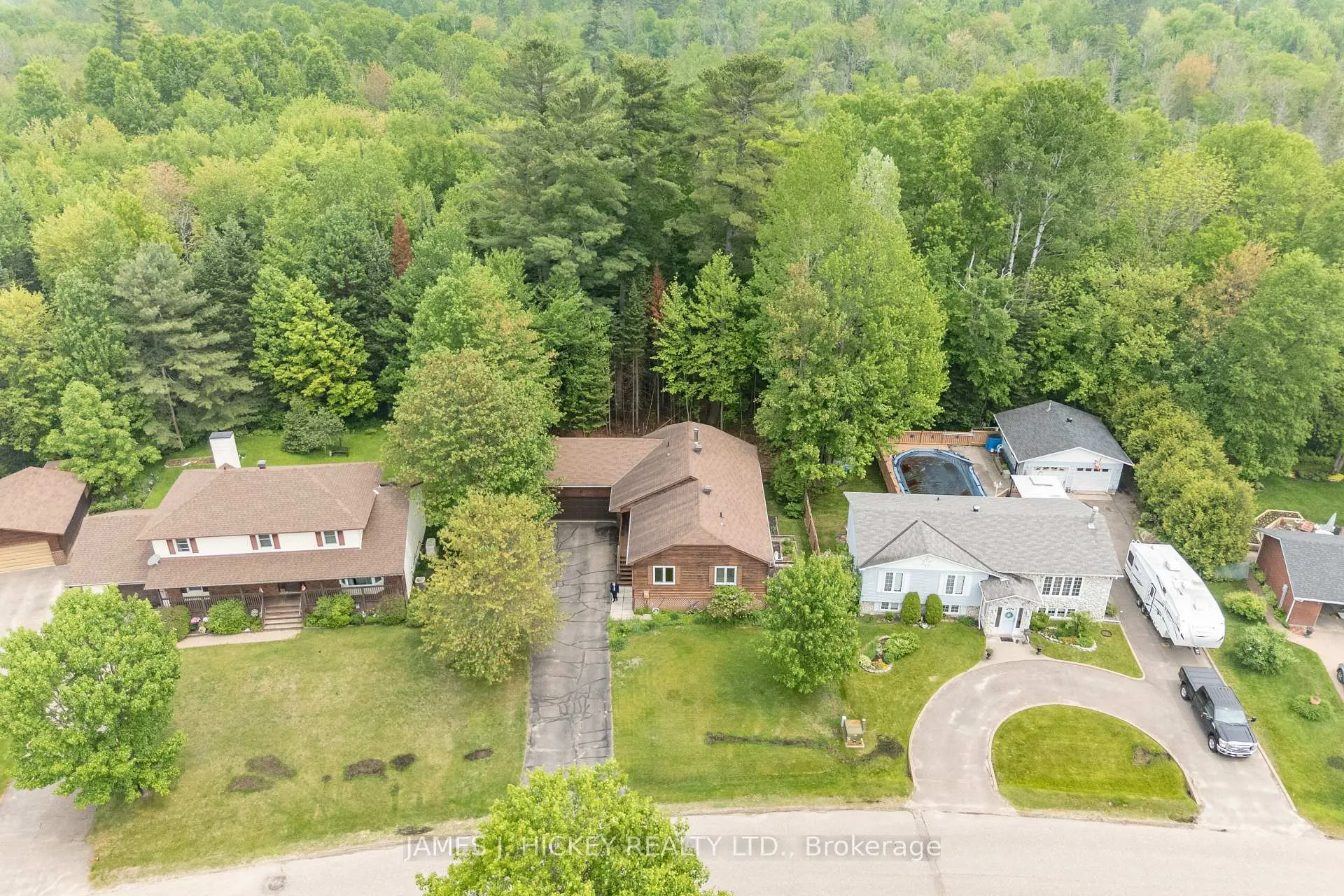 Photo 43 of 11 Banting Drive, Deep River — HOMEH
