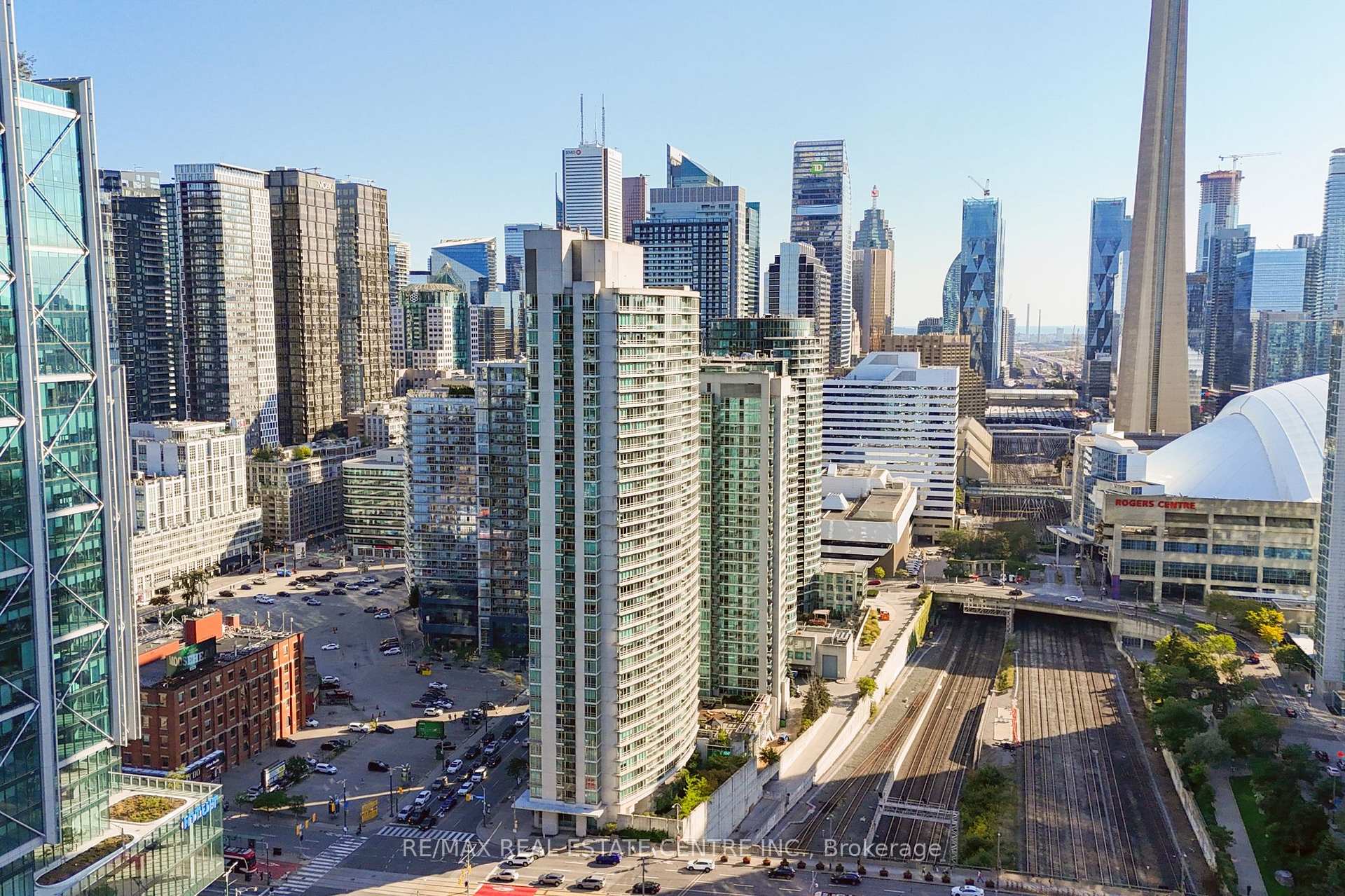 Photo 5 of Unit 1010, 397 Front Street W, Toronto, Waterfront Communities — HOMEH