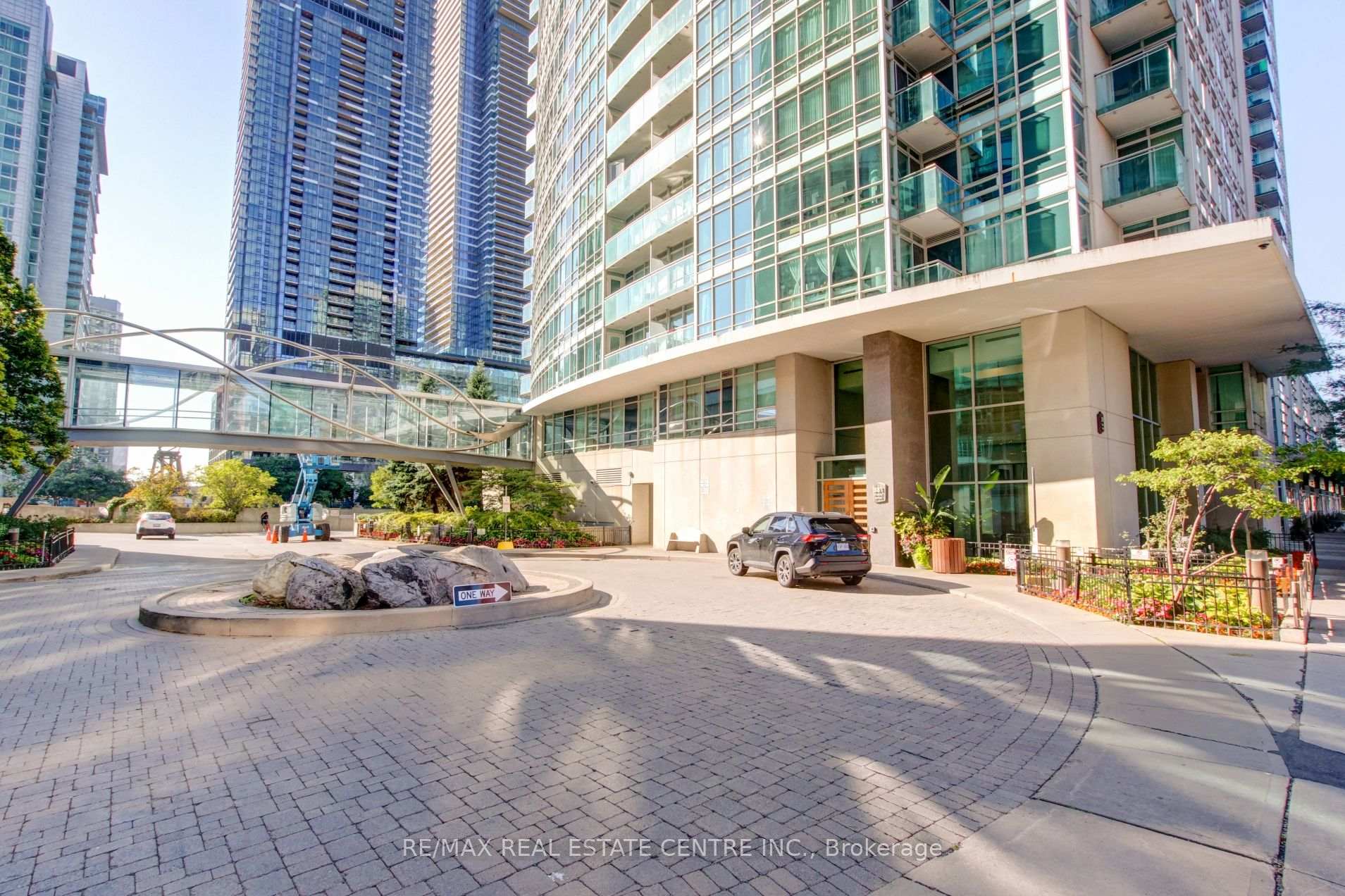 Photo 7 of Unit 1010, 397 Front Street W, Toronto, Waterfront Communities — HOMEH