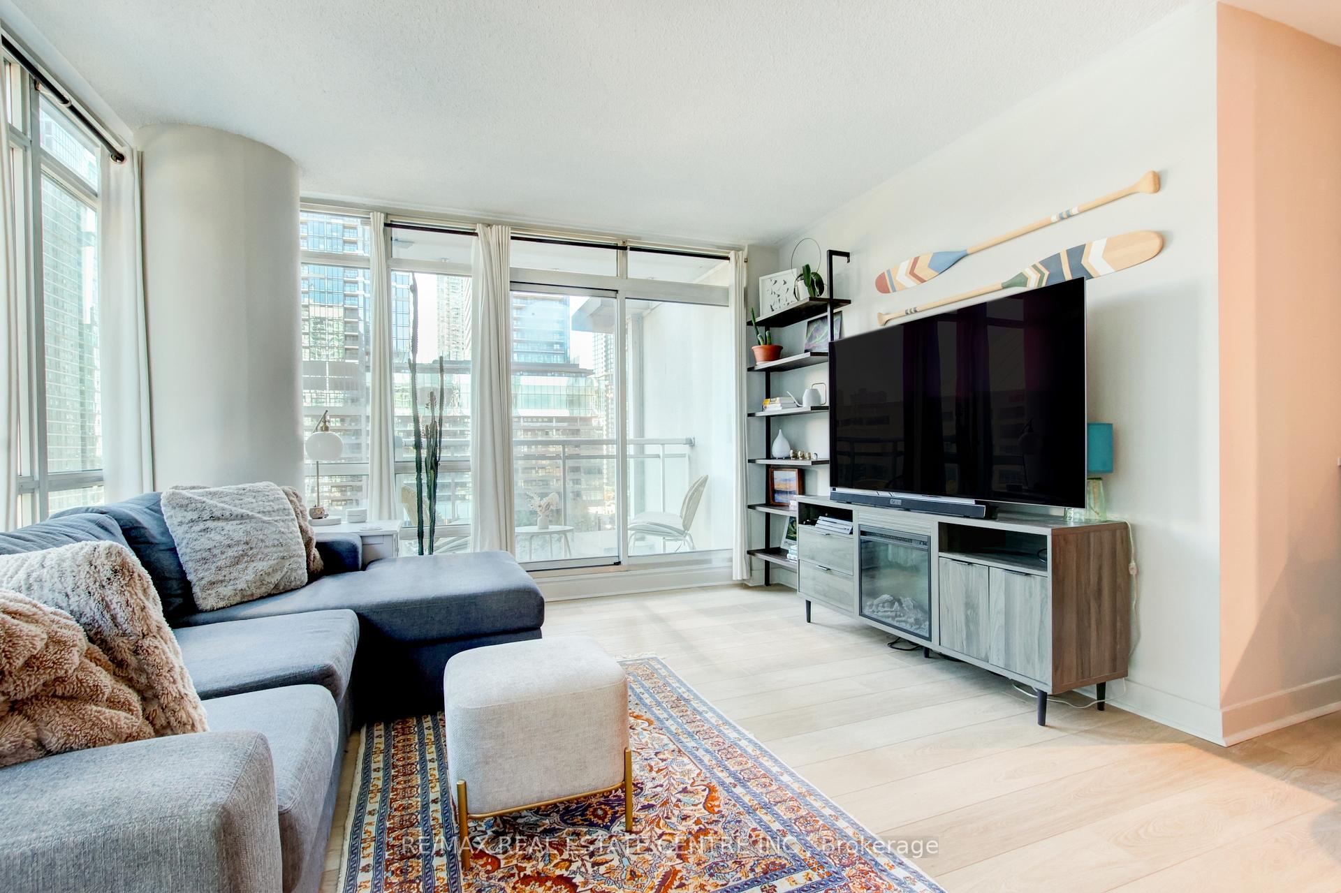 Photo 19 of Unit 1010, 397 Front Street W, Toronto, Waterfront Communities — HOMEH