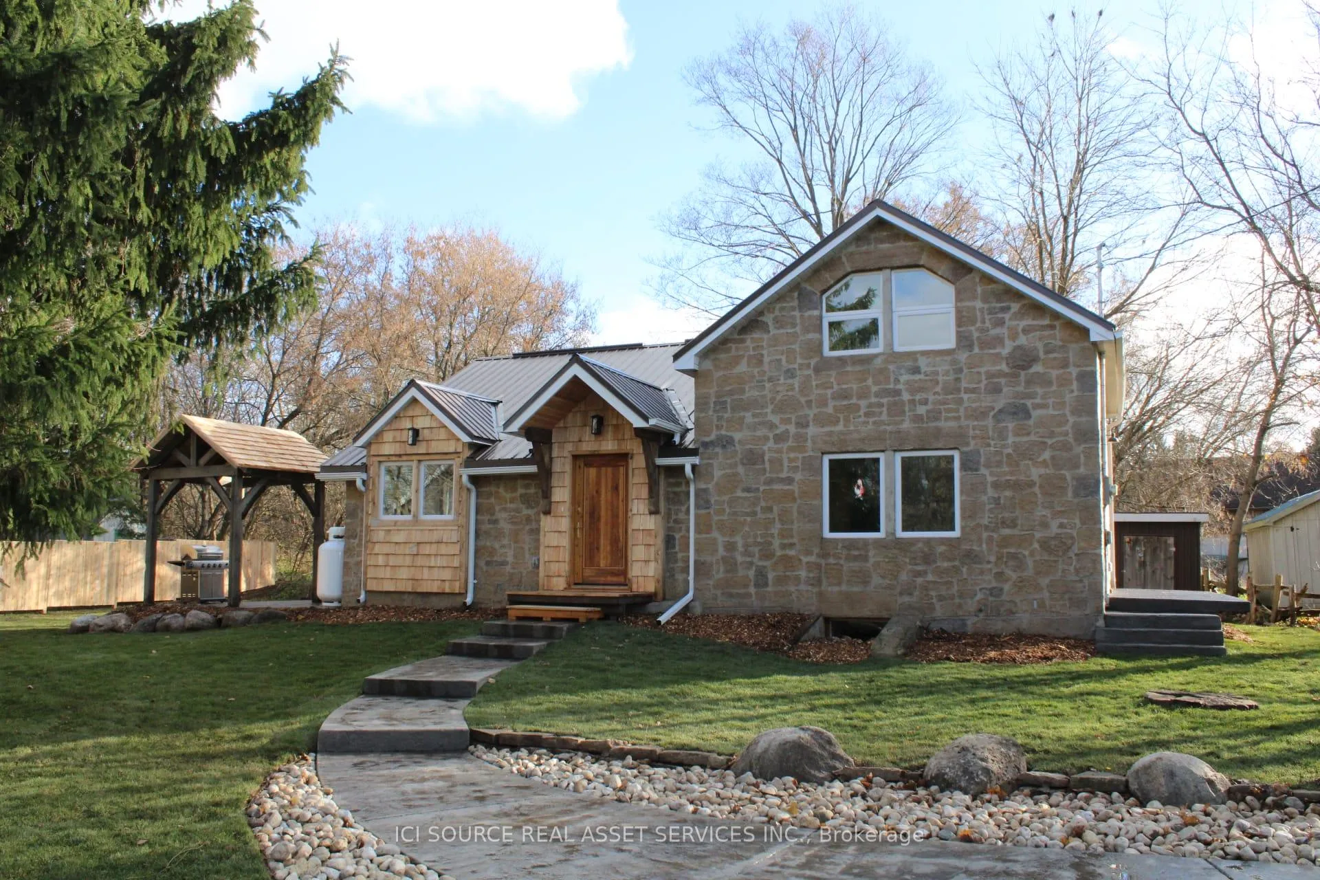 Photo 1 of 131 Orr Street, Chatsworth — HOMEH