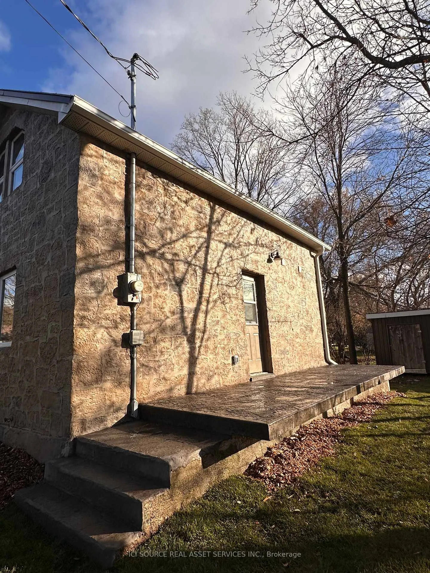Photo 6 of 131 Orr Street, Chatsworth — HOMEH