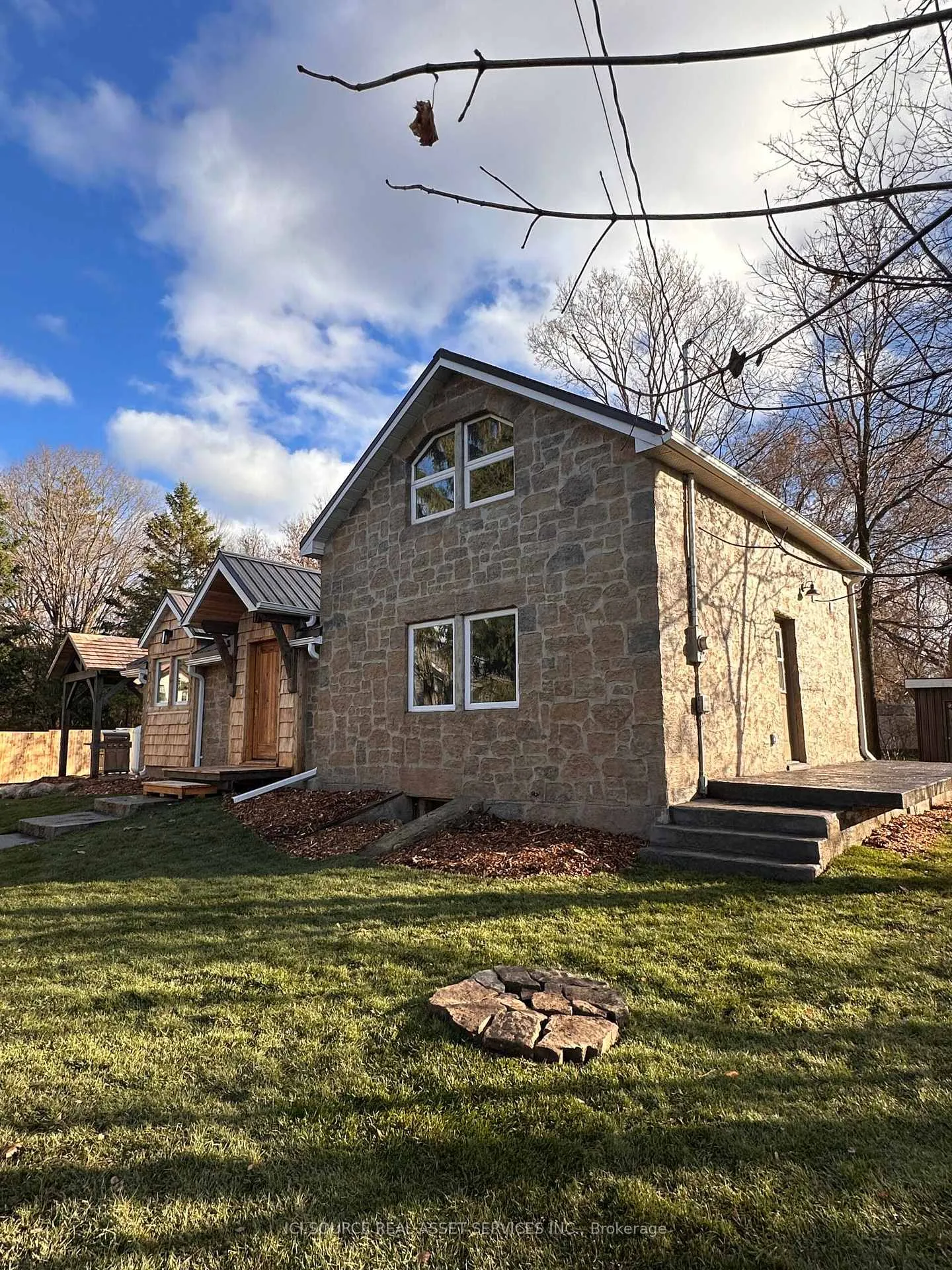 Photo 7 of 131 Orr Street, Chatsworth — HOMEH