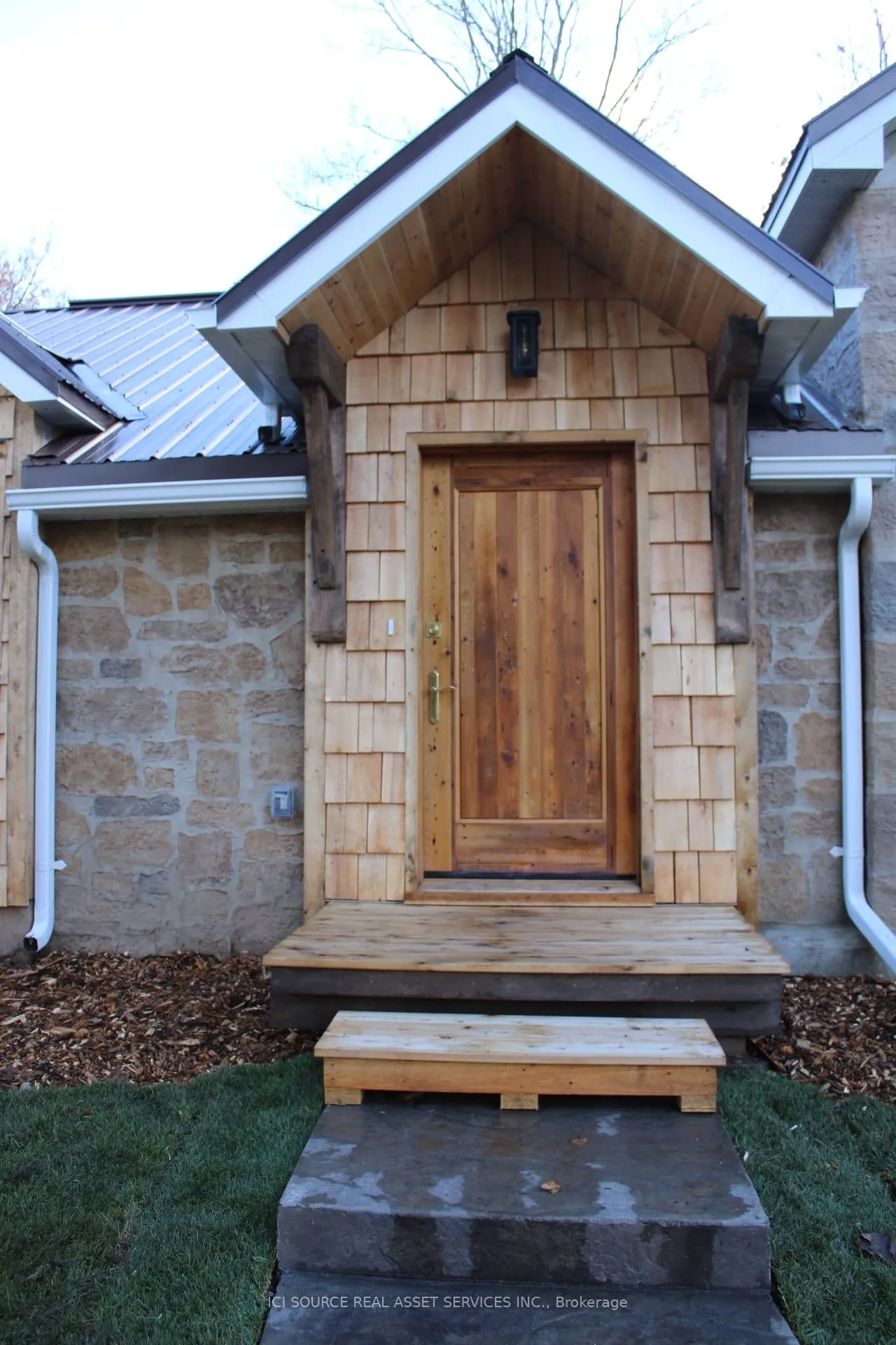 Photo 8 of 131 Orr Street, Chatsworth — HOMEH