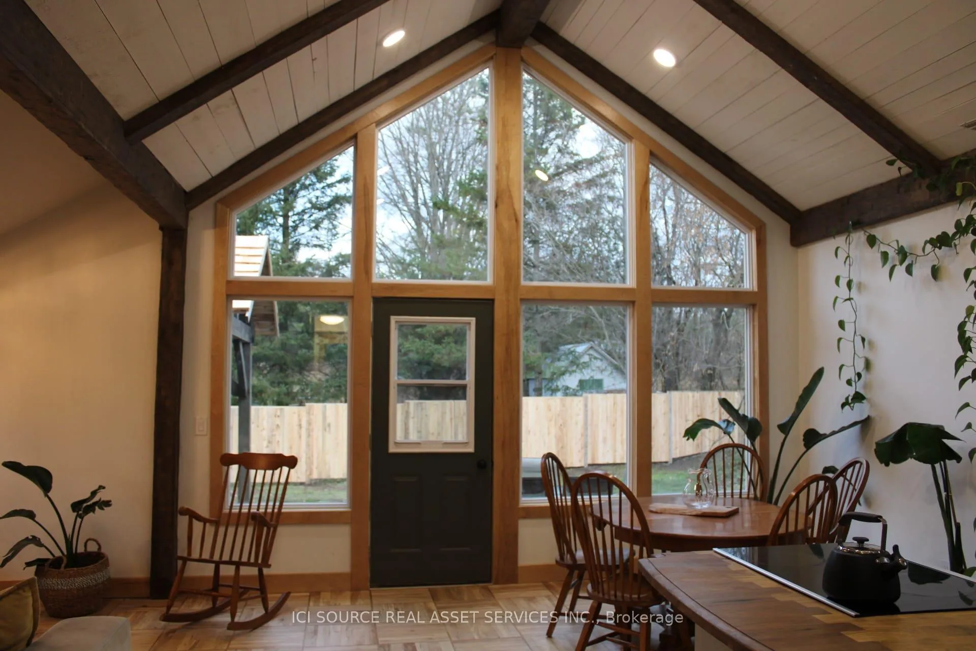 Photo 14 of 131 Orr Street, Chatsworth — HOMEH