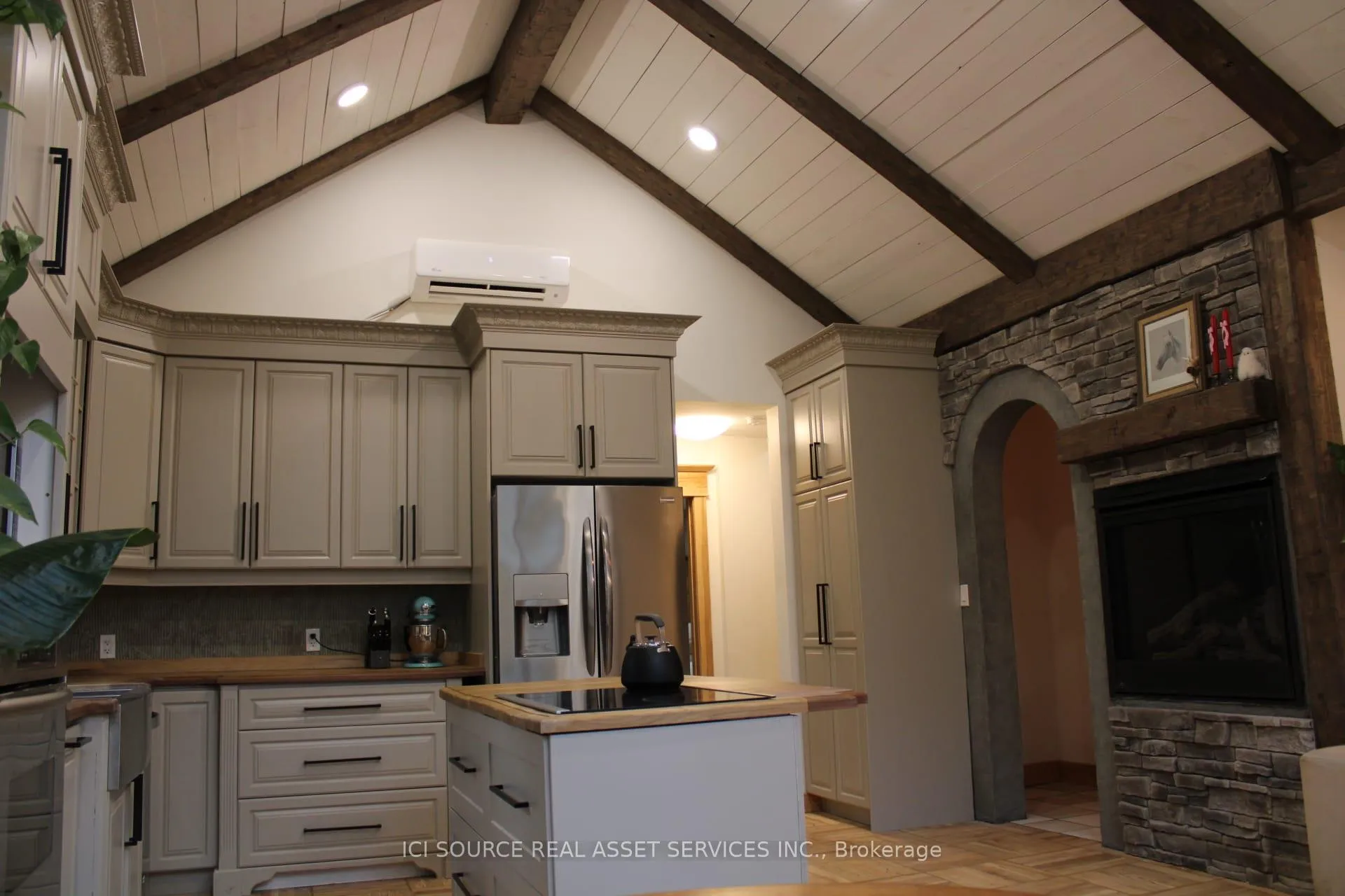 Photo 18 of 131 Orr Street, Chatsworth — HOMEH