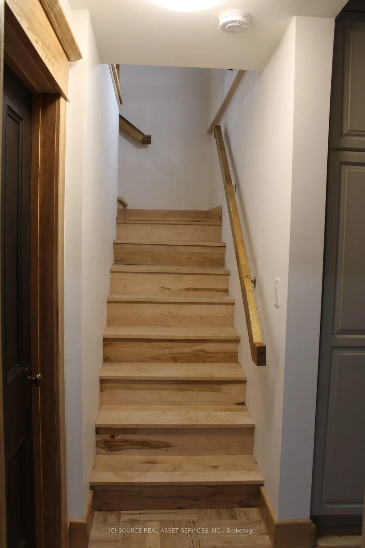 Photo 23 of 131 Orr Street, Chatsworth — HOMEH