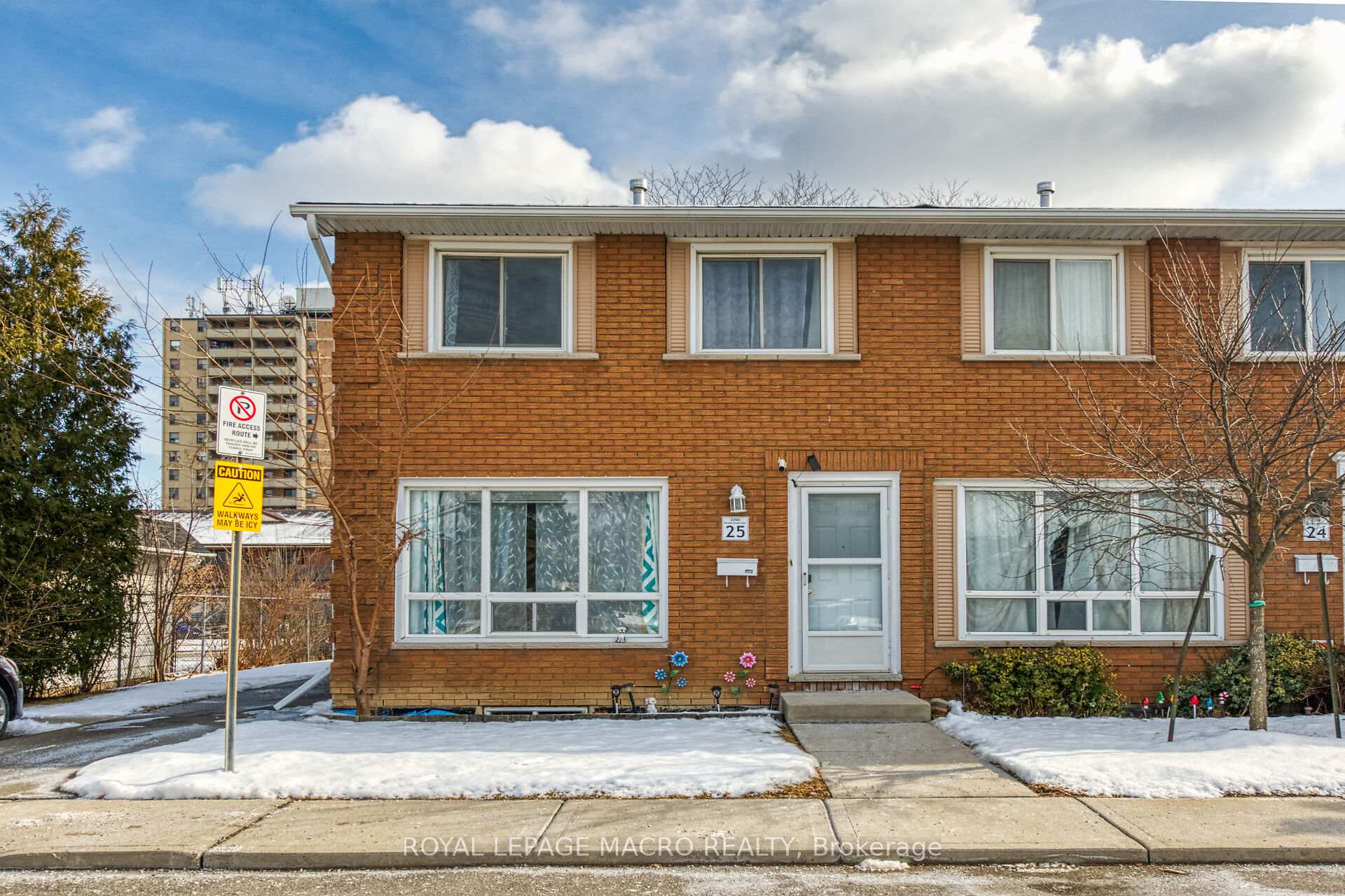 Photo 2 of Unit 25, 2700 Barton Street E, Hamilton, Grayside — HOMEH