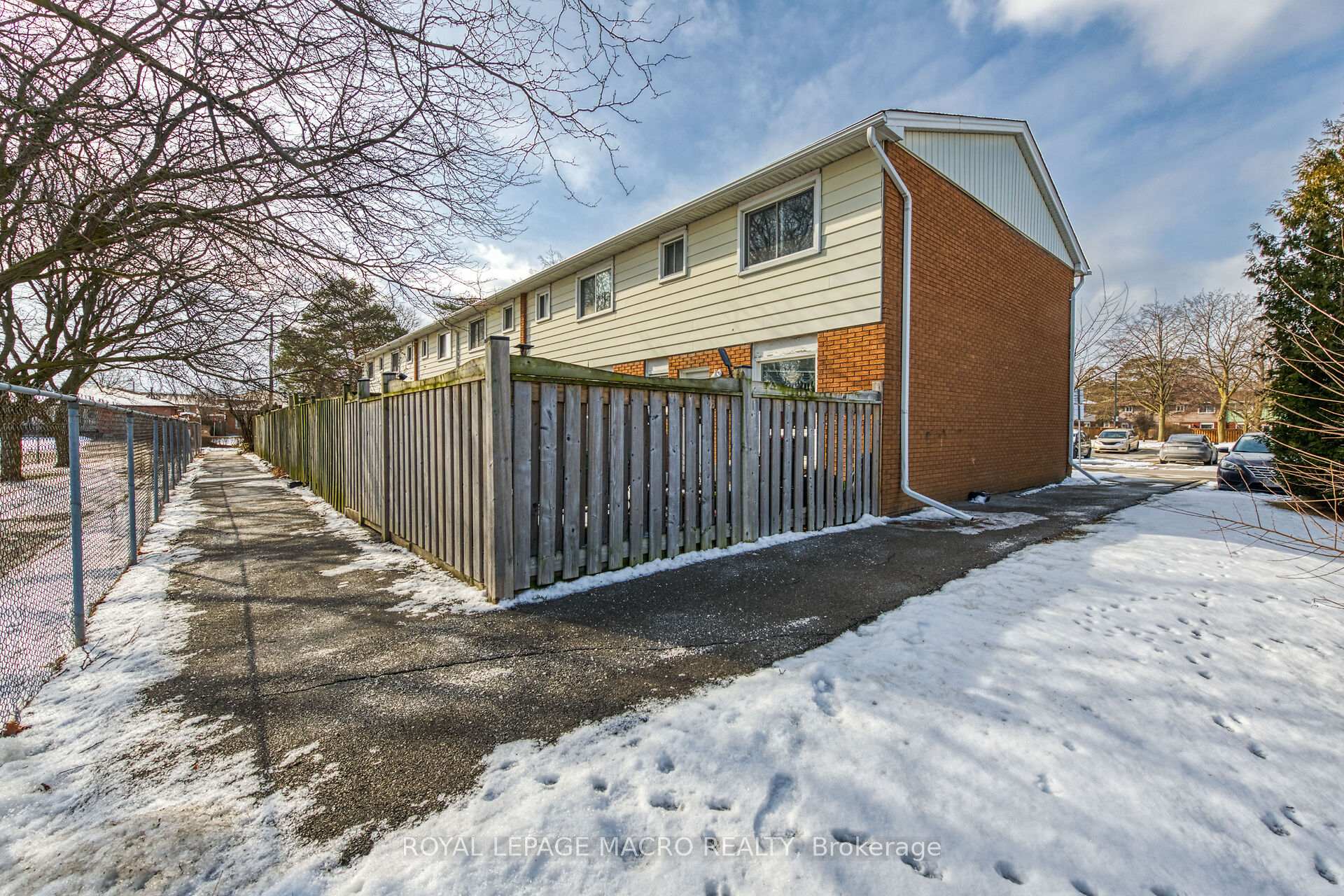 Photo 3 of Unit 25, 2700 Barton Street E, Hamilton, Grayside — HOMEH
