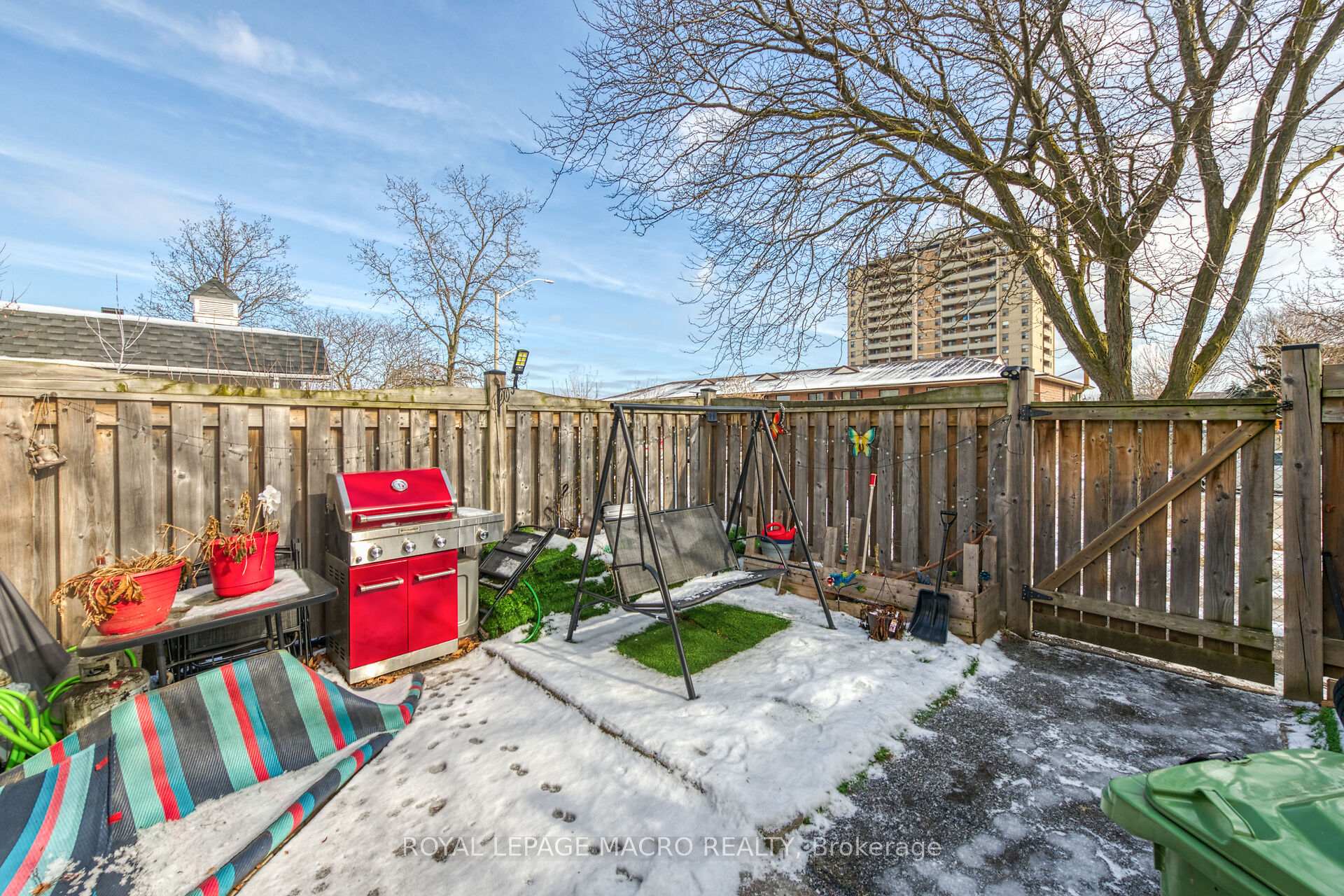 Photo 5 of Unit 25, 2700 Barton Street E, Hamilton, Grayside — HOMEH