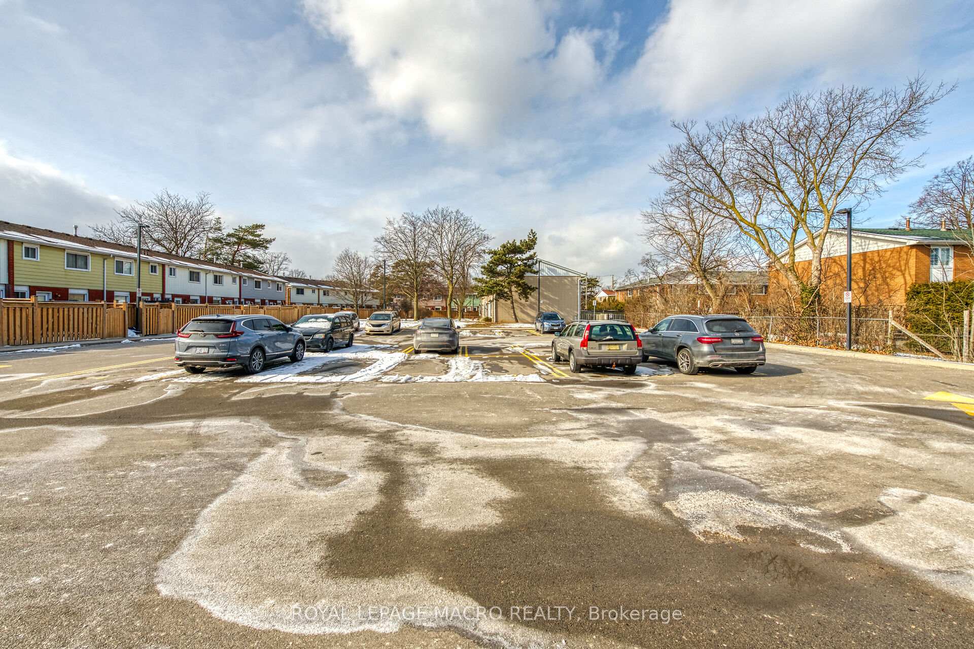 Photo 7 of Unit 25, 2700 Barton Street E, Hamilton, Grayside — HOMEH
