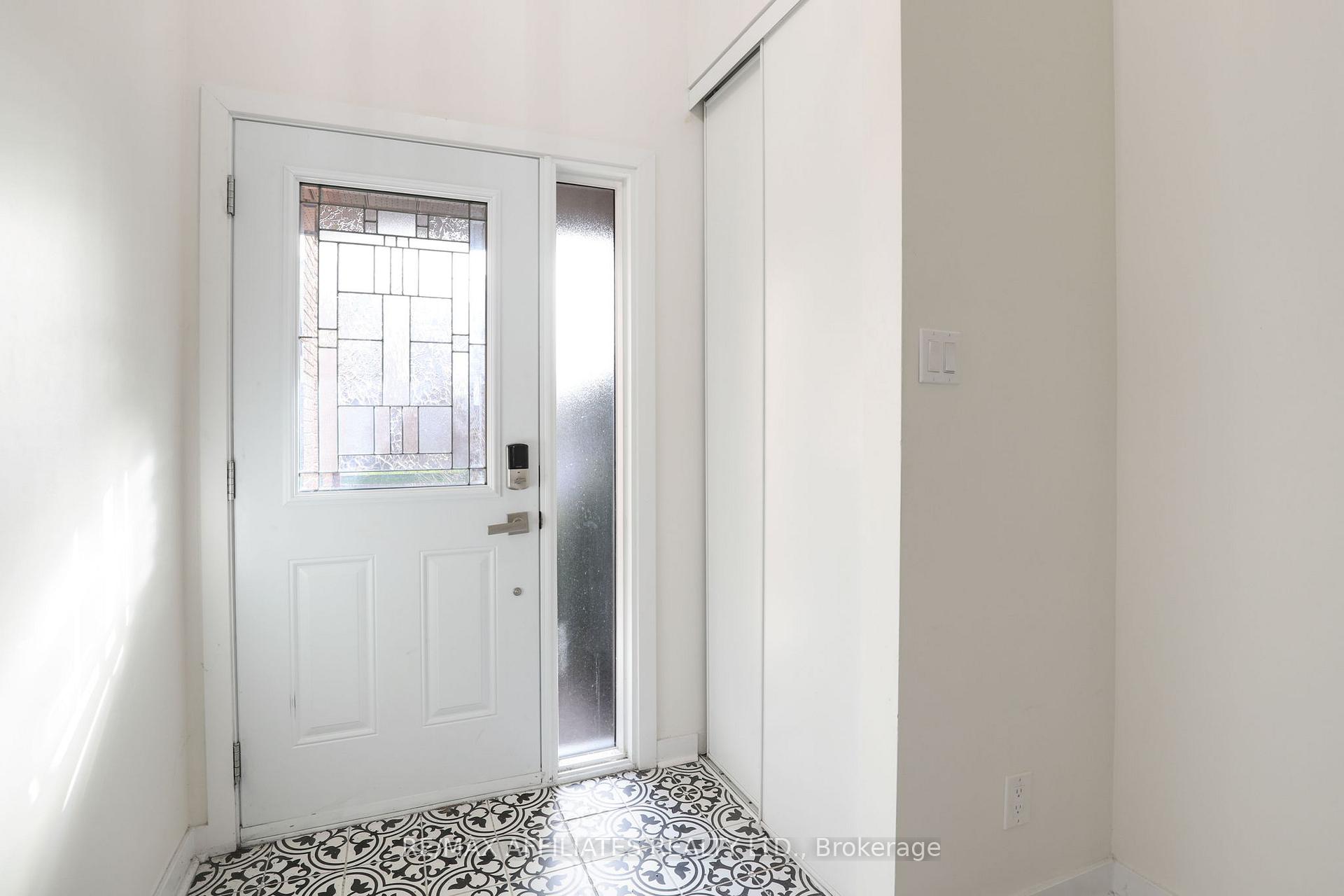Photo 3 of Unit 37, 472 Sandhamn Private, Ottawa, Hunt Club Park/Greenboro — HOMEH