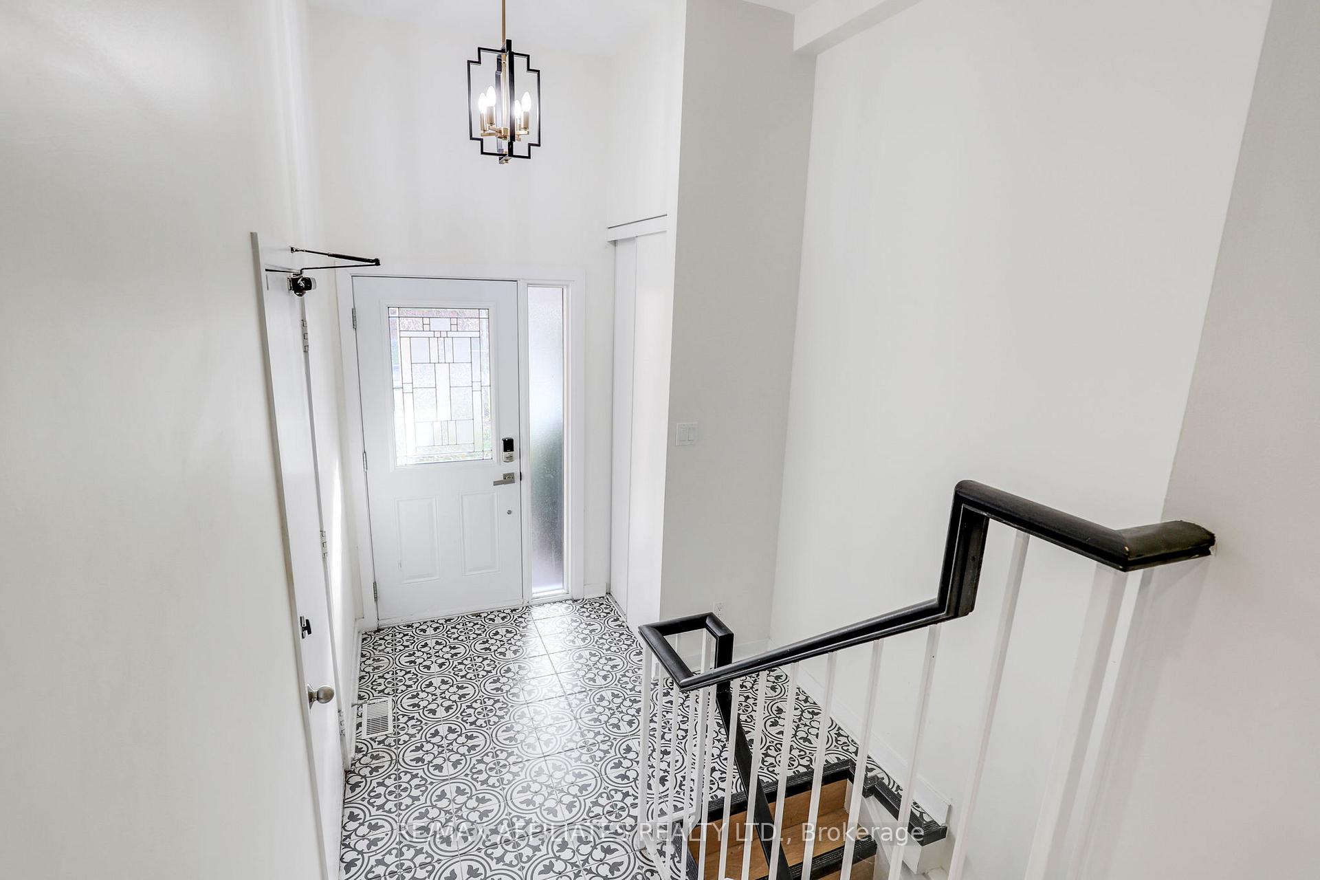 Photo 4 of Unit 37, 472 Sandhamn Private, Ottawa, Hunt Club Park/Greenboro — HOMEH