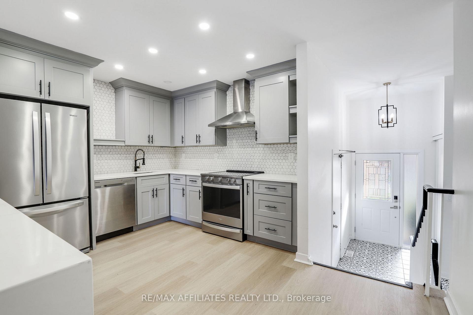 Photo 6 of Unit 37, 472 Sandhamn Private, Ottawa, Hunt Club Park/Greenboro — HOMEH