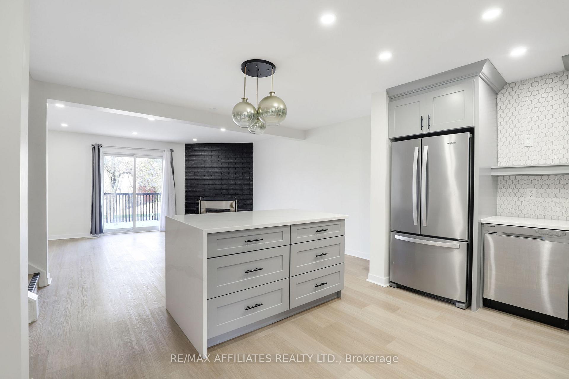 Photo 10 of Unit 37, 472 Sandhamn Private, Ottawa, Hunt Club Park/Greenboro — HOMEH