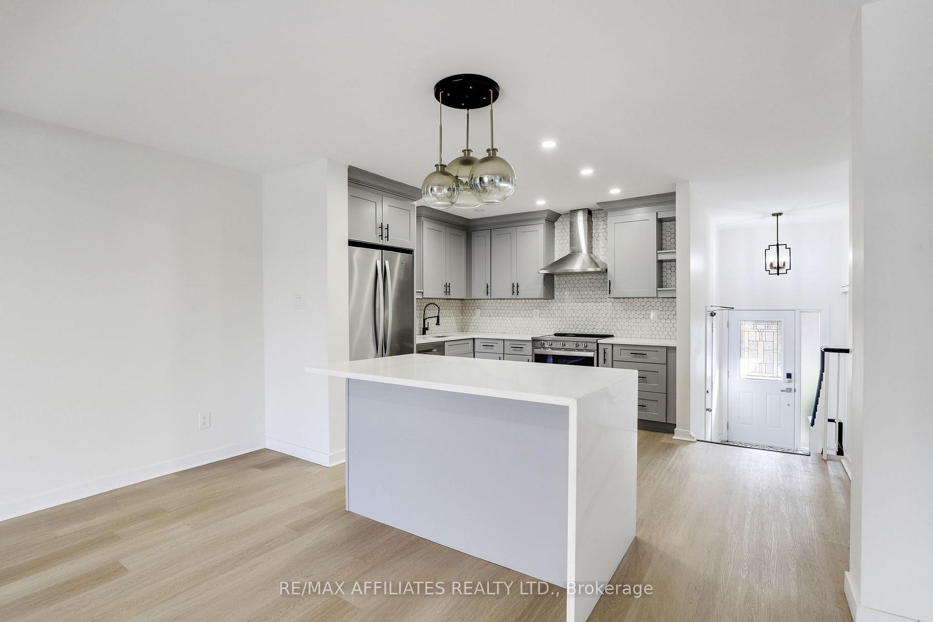 Photo 12 of Unit 37, 472 Sandhamn Private, Ottawa, Hunt Club Park/Greenboro — HOMEH