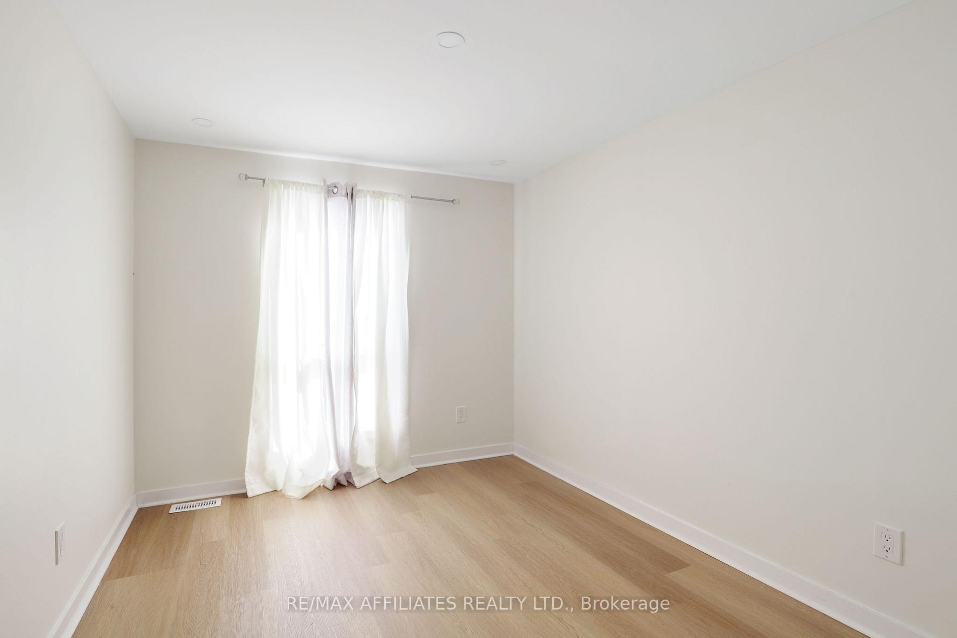 Photo 25 of Unit 37, 472 Sandhamn Private, Ottawa, Hunt Club Park/Greenboro — HOMEH