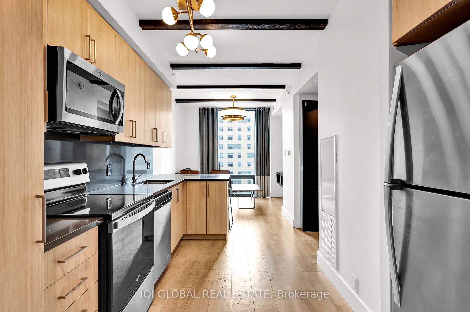 Front of Unit 535, 145 Columbia Street W