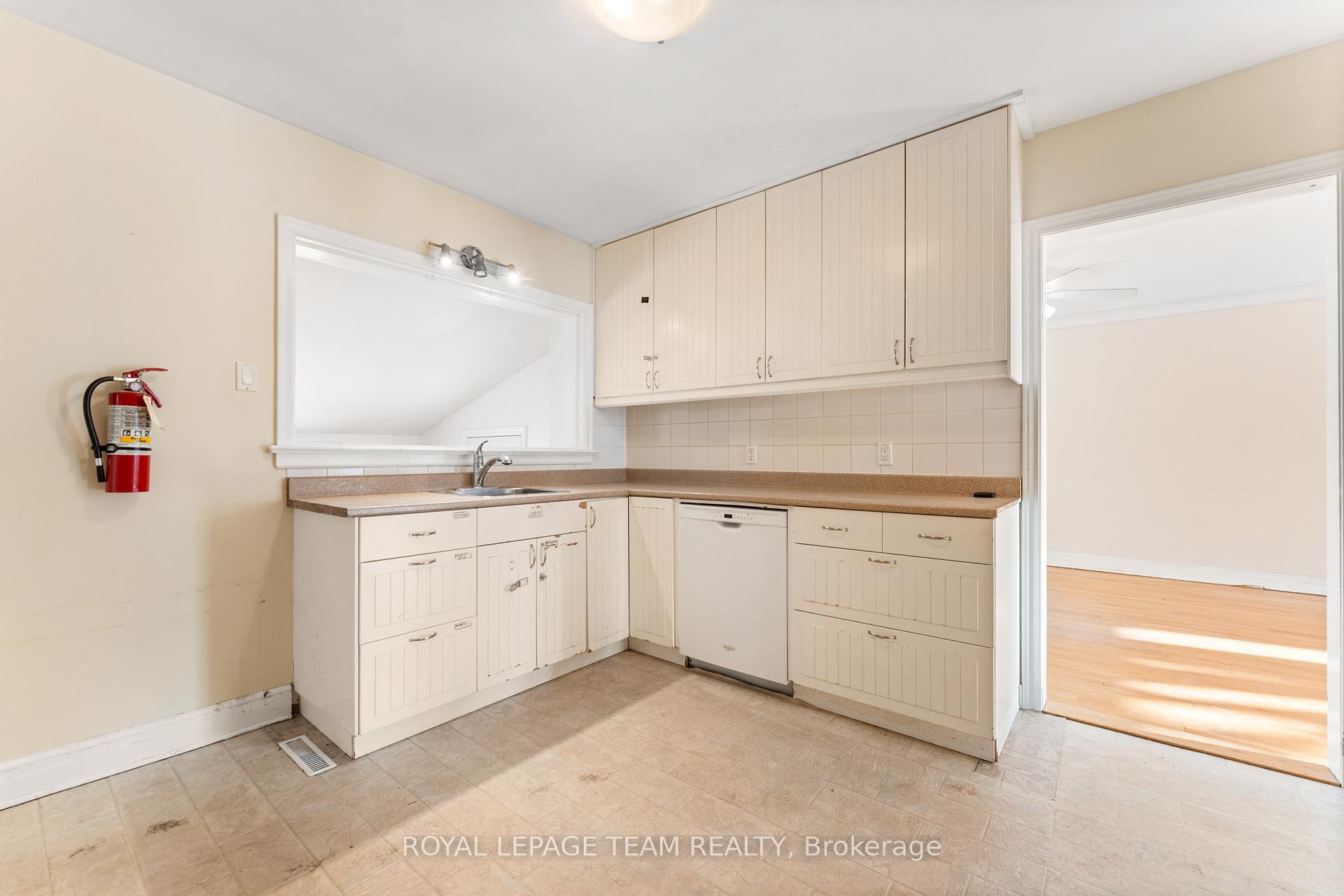 Photo 12 of 1277 Coldrey Avenue, Ottawa, Carlington — HOMEH
