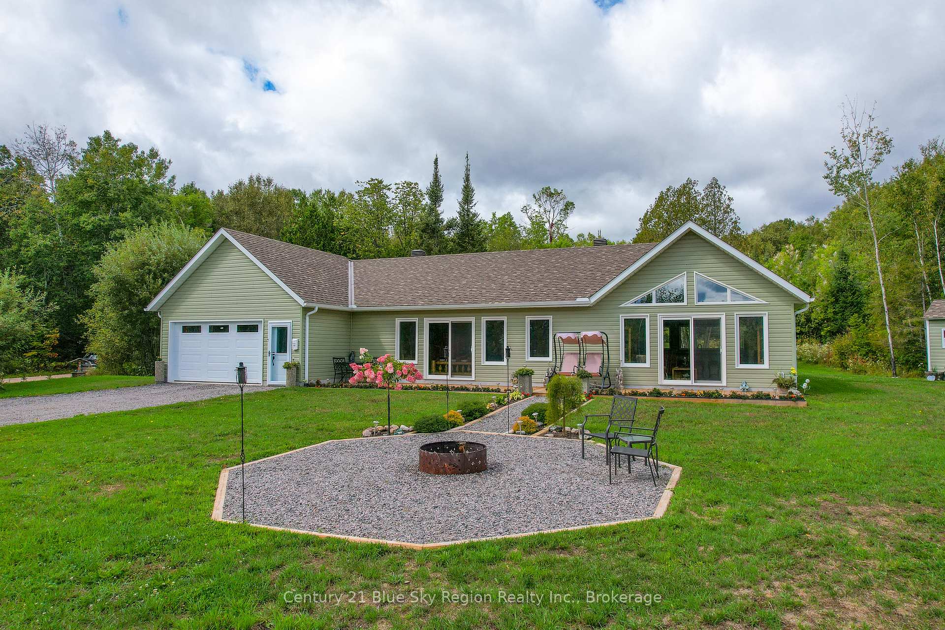 Front of 398 Mallard Haven Road