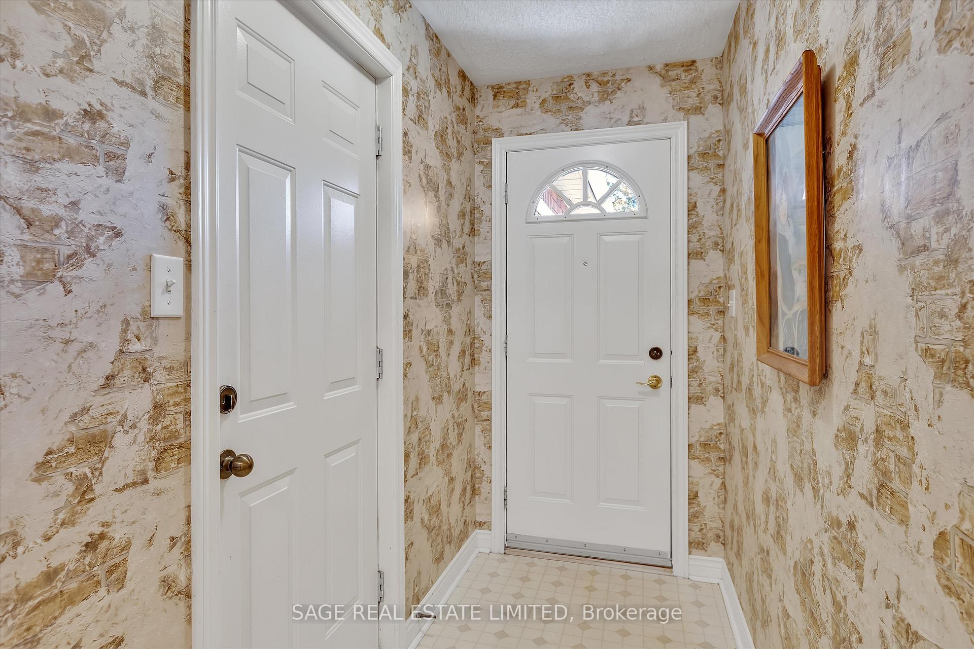 Photo 4 of 21 Charles Court, Selwyn — HOMEH