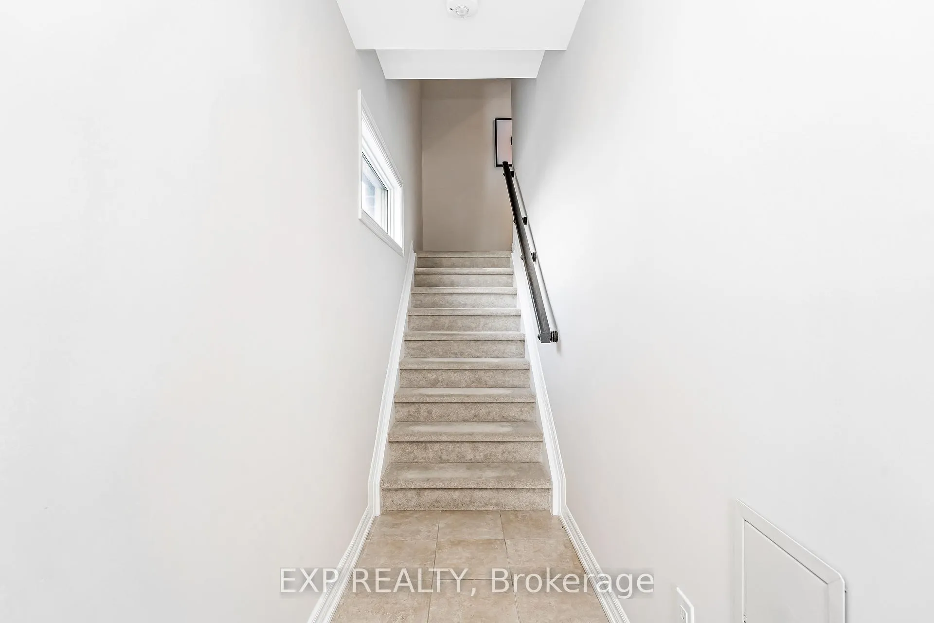 Photo 4 of 525 Ozawa Private, Ottawa, CFB Rockcliffe and Area — HOMEH