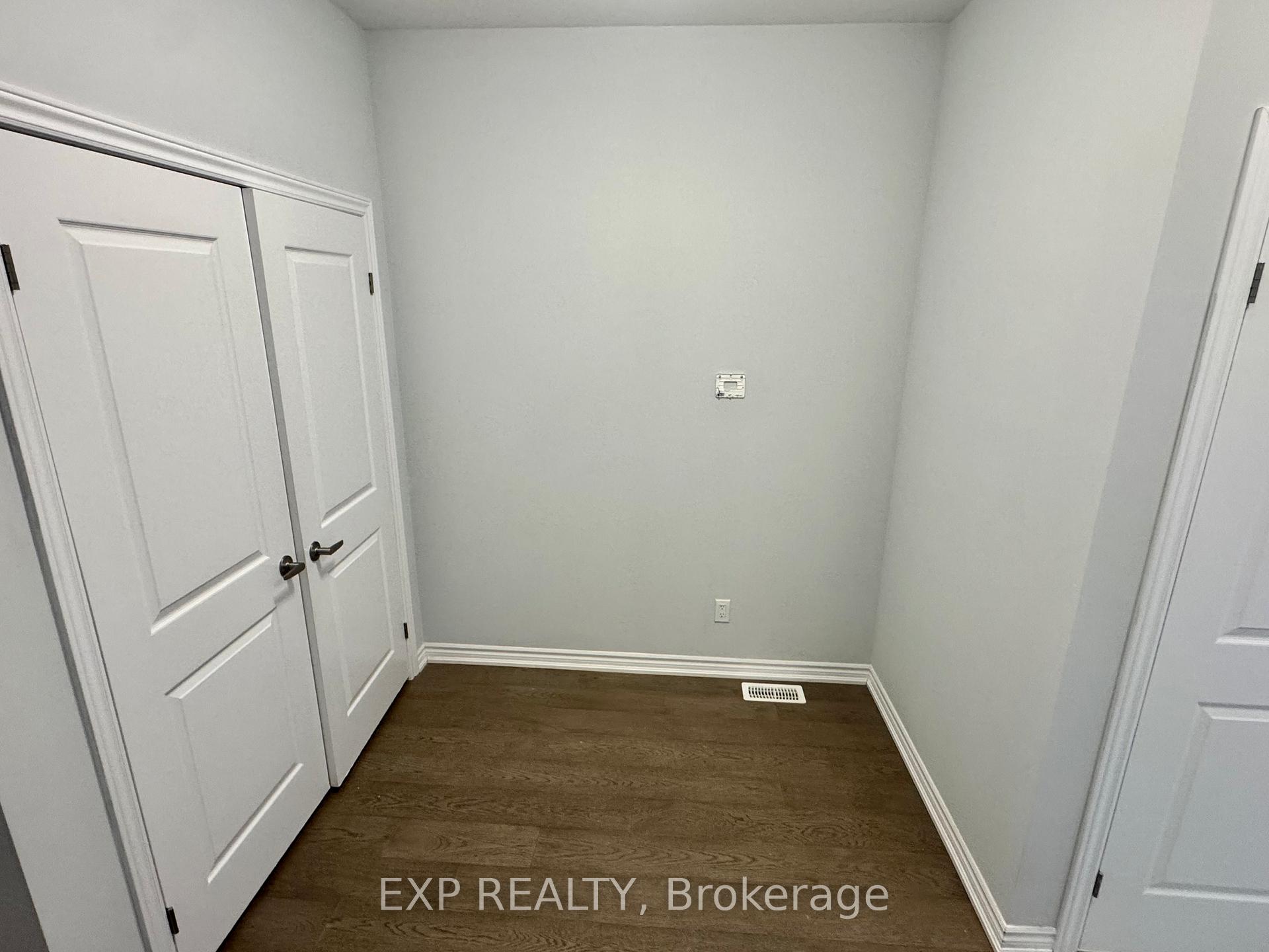 Photo 4 of Unit 18, 87 Renfrew Trail, Welland, N. Welland — HOMEH