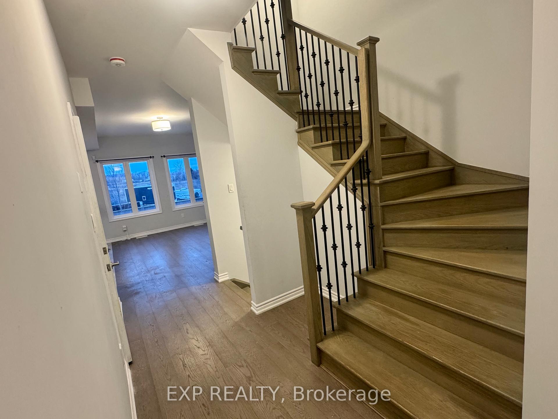 Photo 5 of Unit 18, 87 Renfrew Trail, Welland, N. Welland — HOMEH