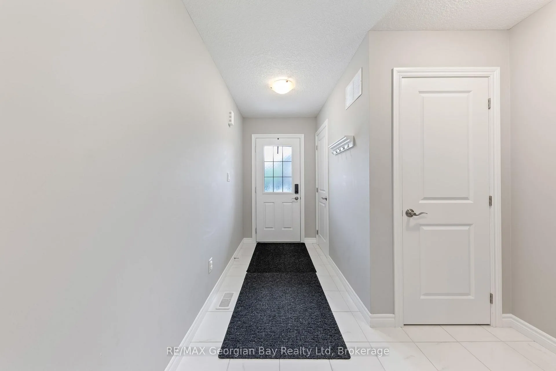 Photo 3 of 964 Wright Drive, Midland — HOMEH
