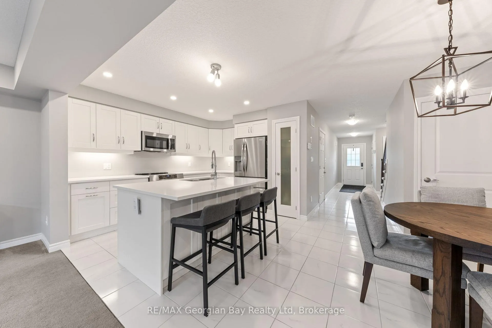 Photo 5 of 964 Wright Drive, Midland — HOMEH