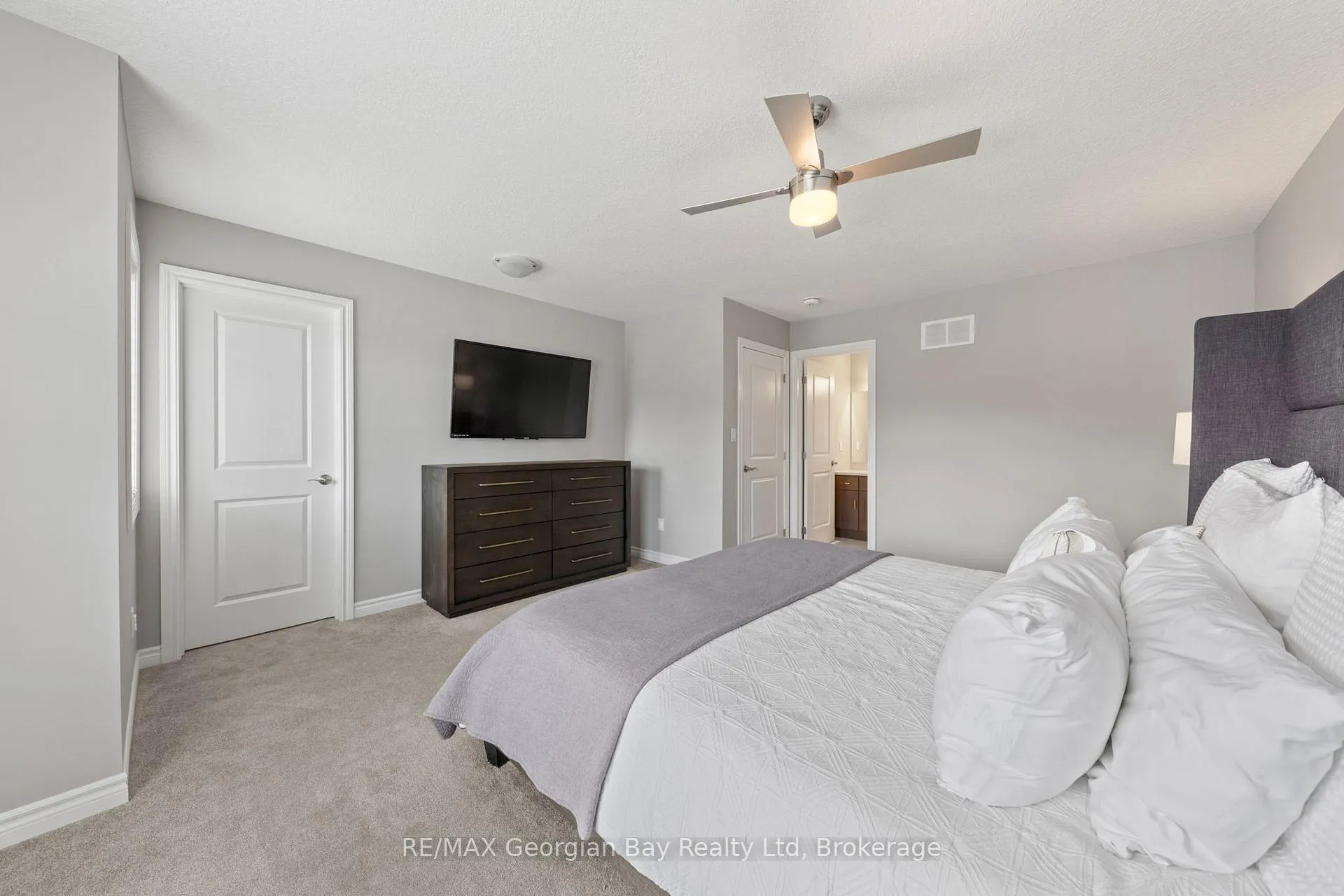 Photo 21 of 964 Wright Drive, Midland — HOMEH