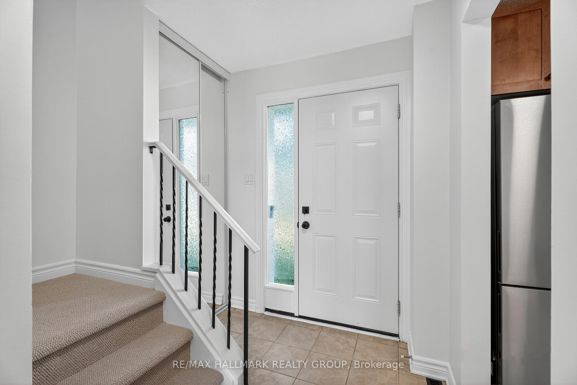 Photo 4 of 3921C Old Richmond Road, Ottawa, Arbeatha Park — HOMEH