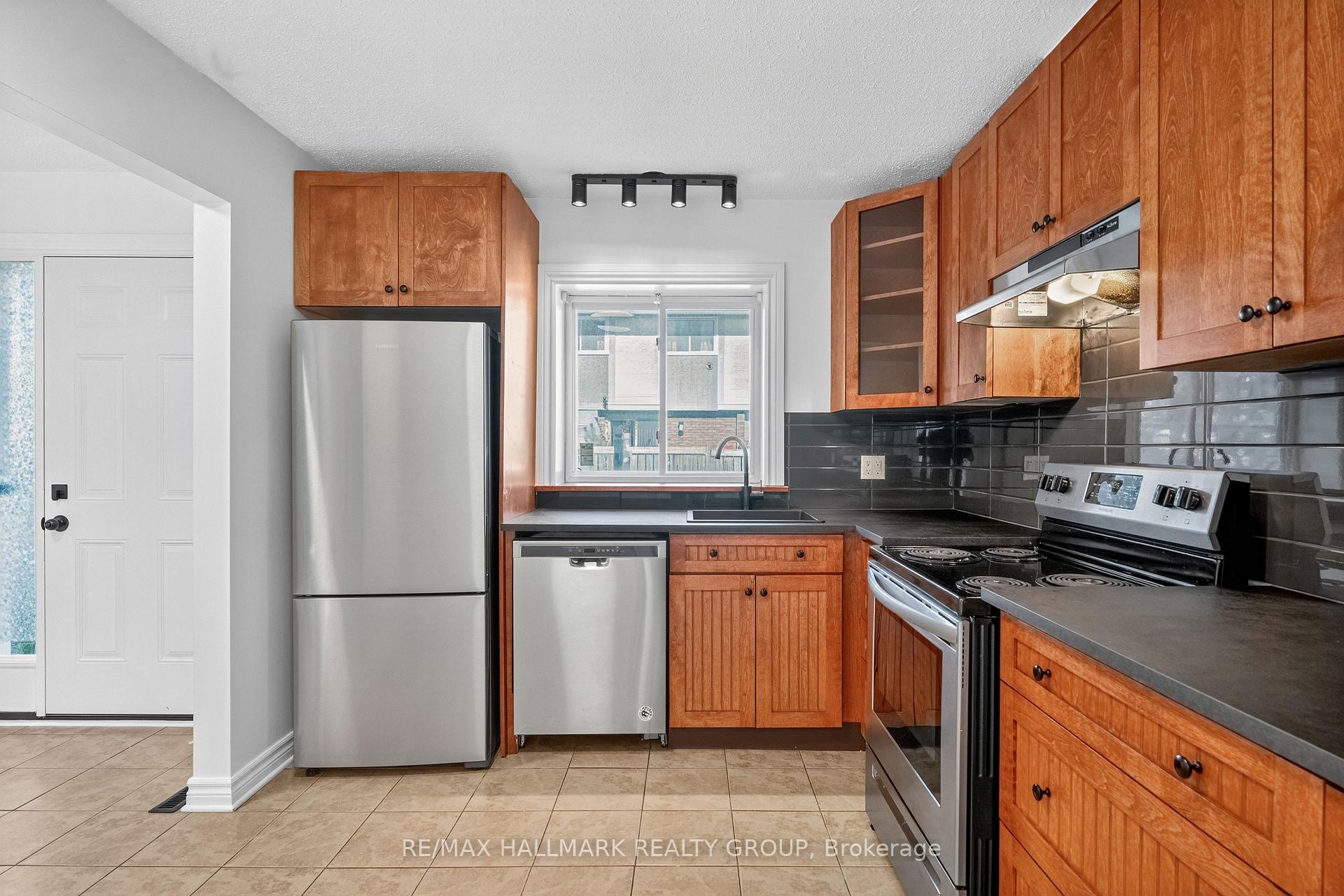 Photo 8 of 3921C Old Richmond Road, Ottawa, Arbeatha Park — HOMEH