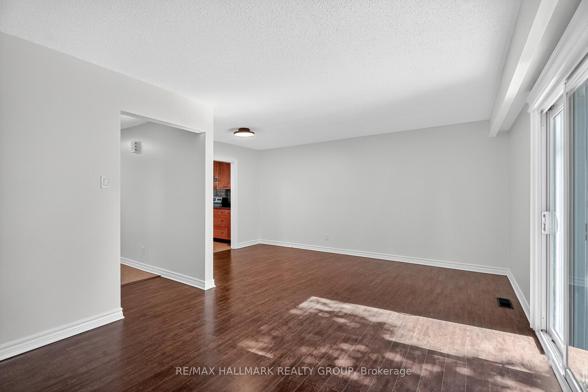 Photo 12 of 3921C Old Richmond Road, Ottawa, Arbeatha Park — HOMEH