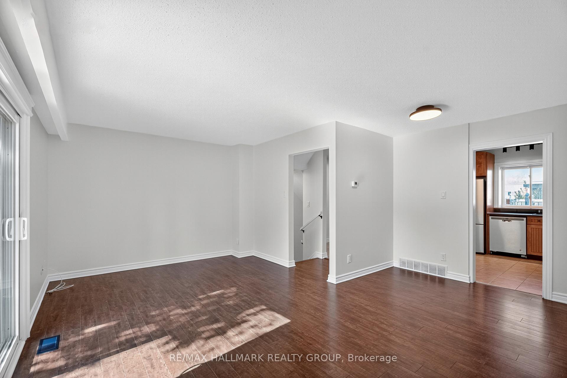 Photo 15 of 3921C Old Richmond Road, Ottawa, Arbeatha Park — HOMEH