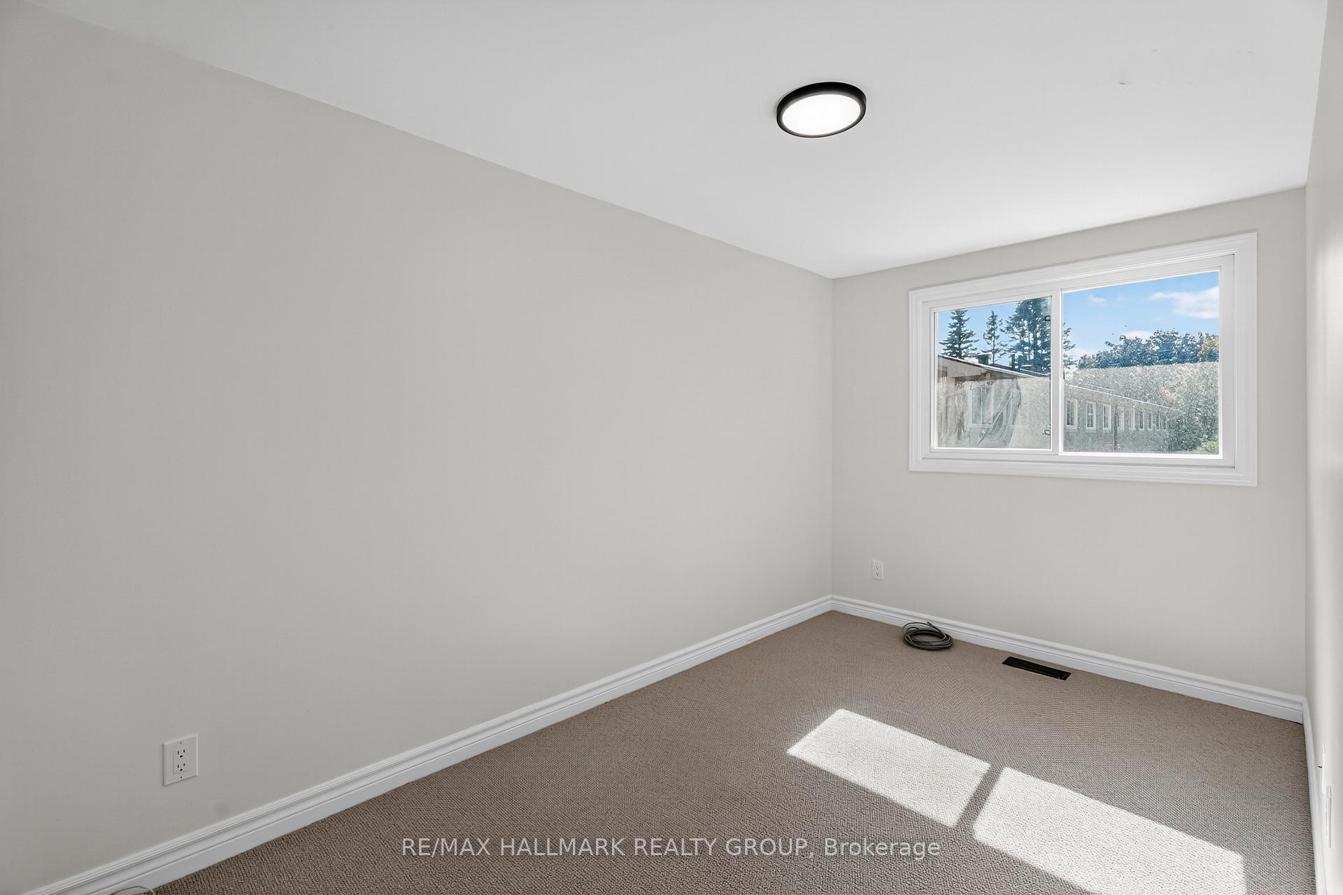 Photo 24 of 3921C Old Richmond Road, Ottawa, Arbeatha Park — HOMEH