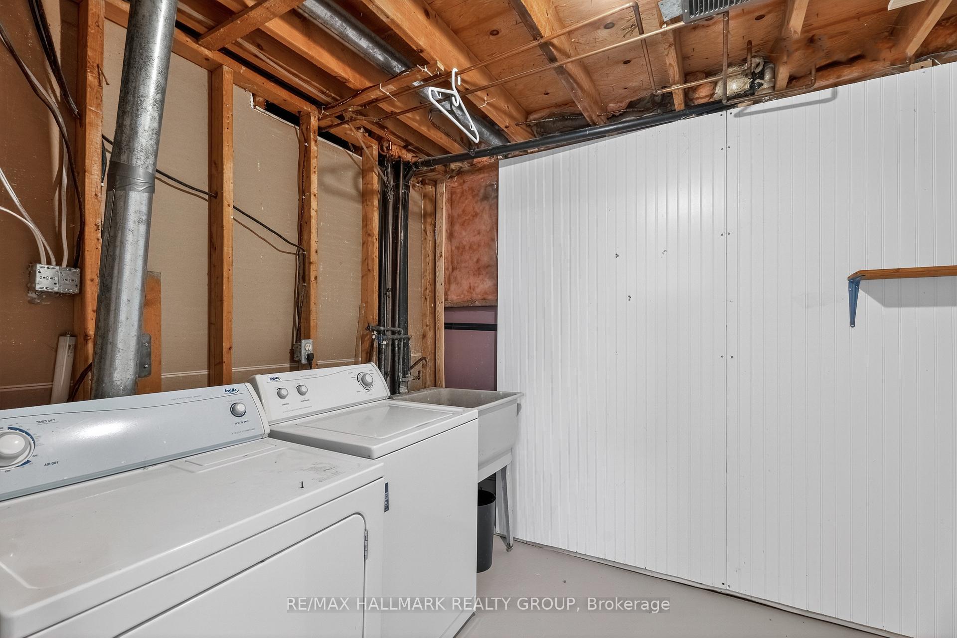 Photo 31 of 3921C Old Richmond Road, Ottawa, Arbeatha Park — HOMEH