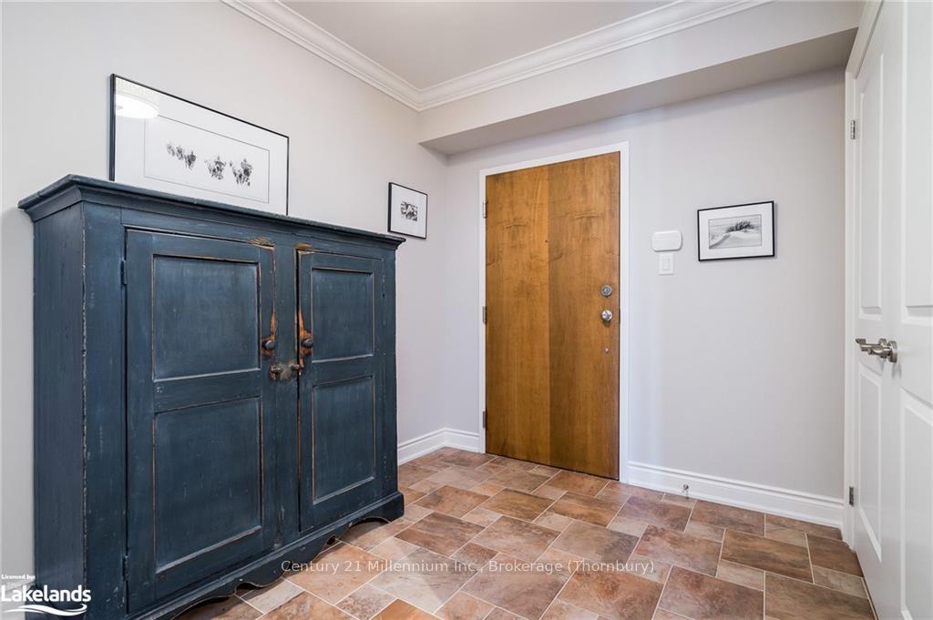 Photo 4 of Unit 201, 27 Beaver Street S, Blue Mountains — HOMEH
