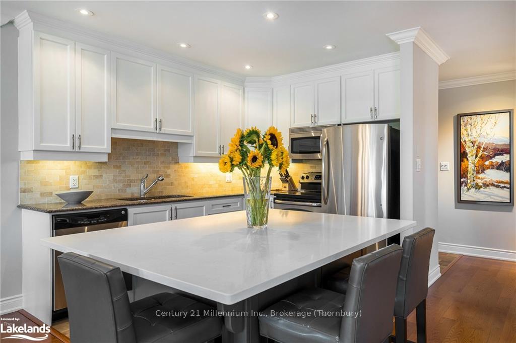 Photo 8 of Unit 201, 27 Beaver Street S, Blue Mountains — HOMEH