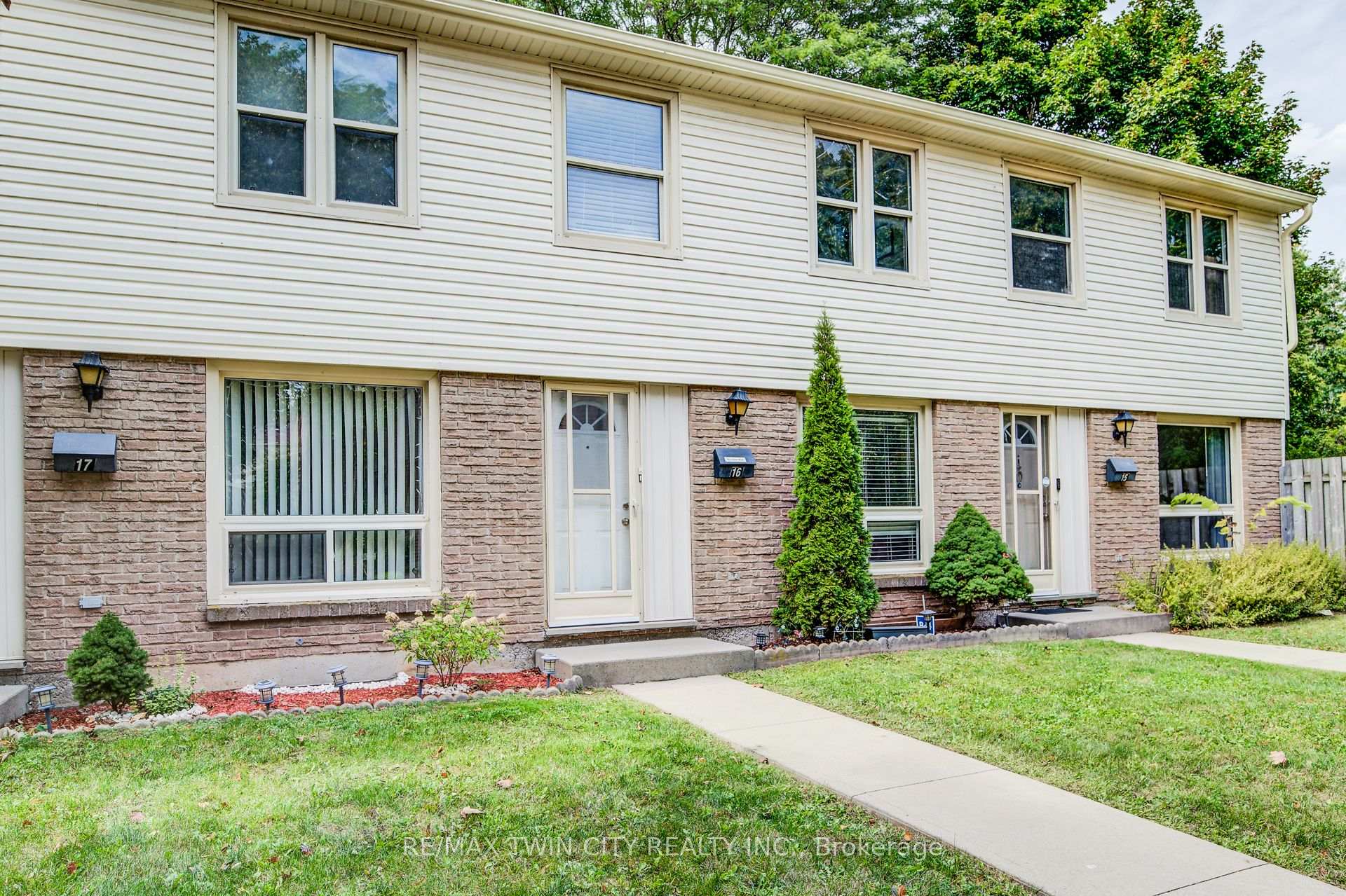 Photo 1 of Unit 16, 165 Green Valley Drive, Kitchener, Pioneer Park — HOMEH
