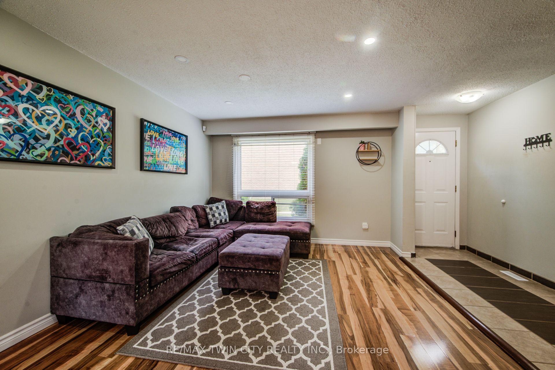 Photo 4 of Unit 16, 165 Green Valley Drive, Kitchener, Pioneer Park — HOMEH