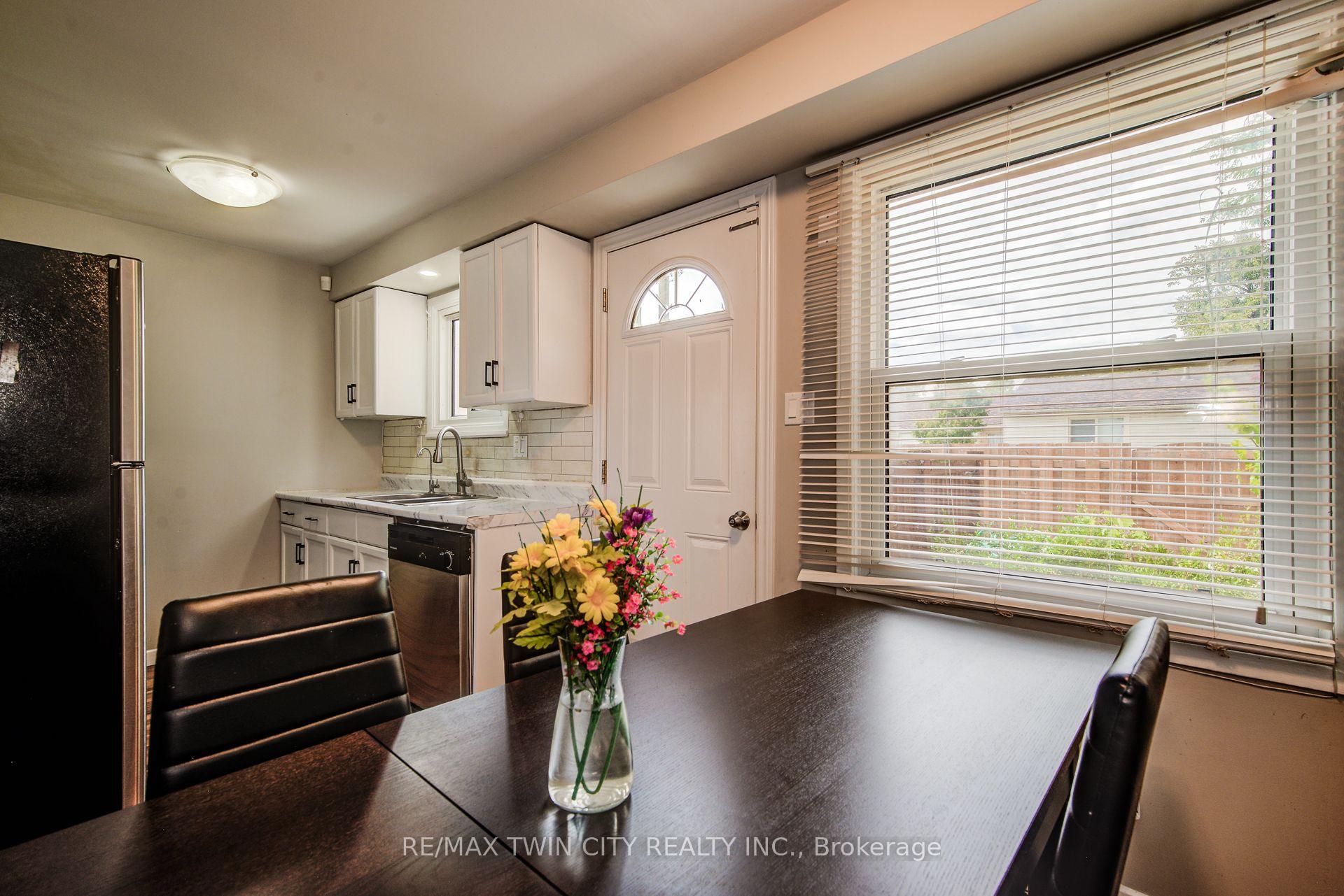 Photo 8 of Unit 16, 165 Green Valley Drive, Kitchener, Pioneer Park — HOMEH