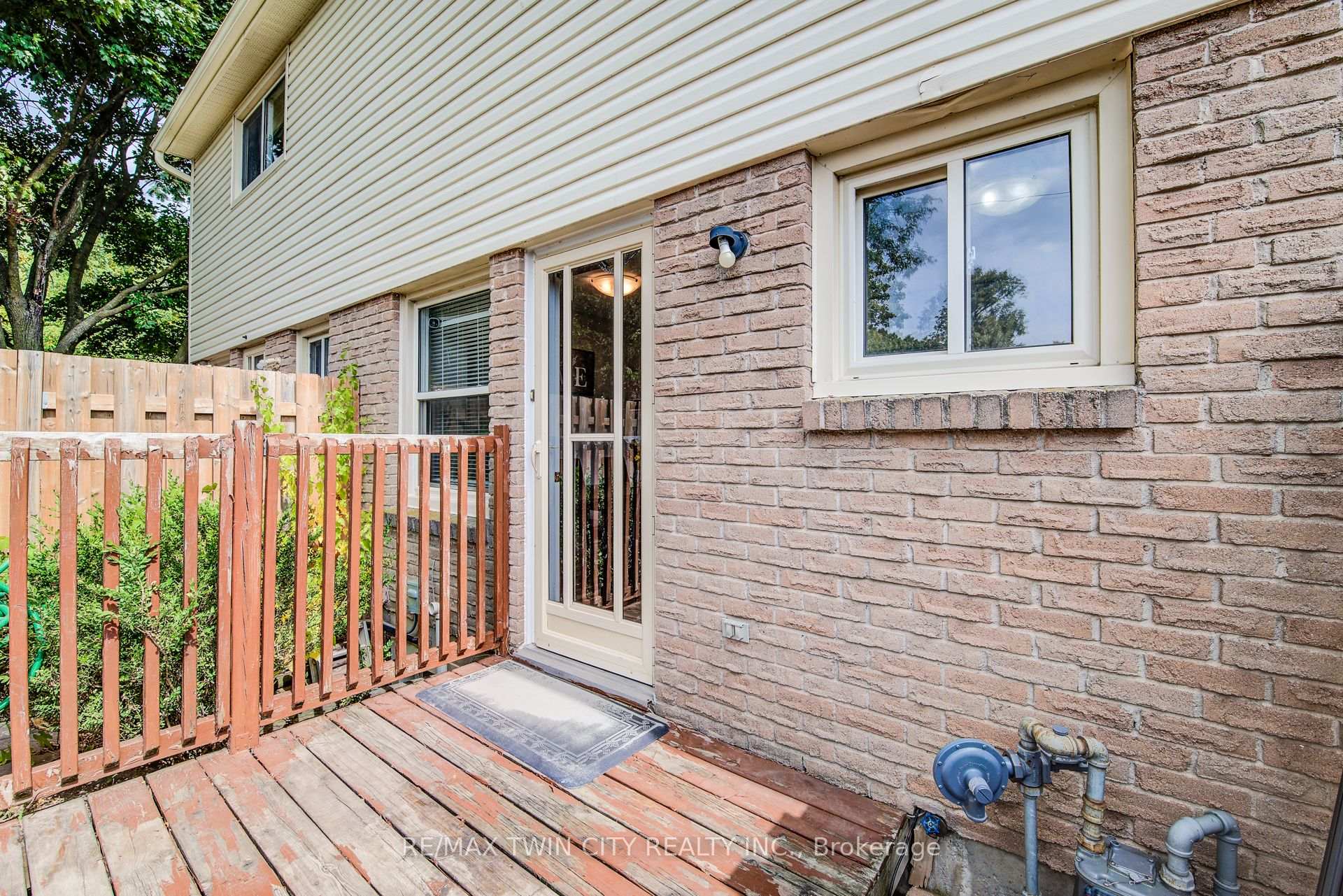 Photo 21 of Unit 16, 165 Green Valley Drive, Kitchener, Pioneer Park — HOMEH