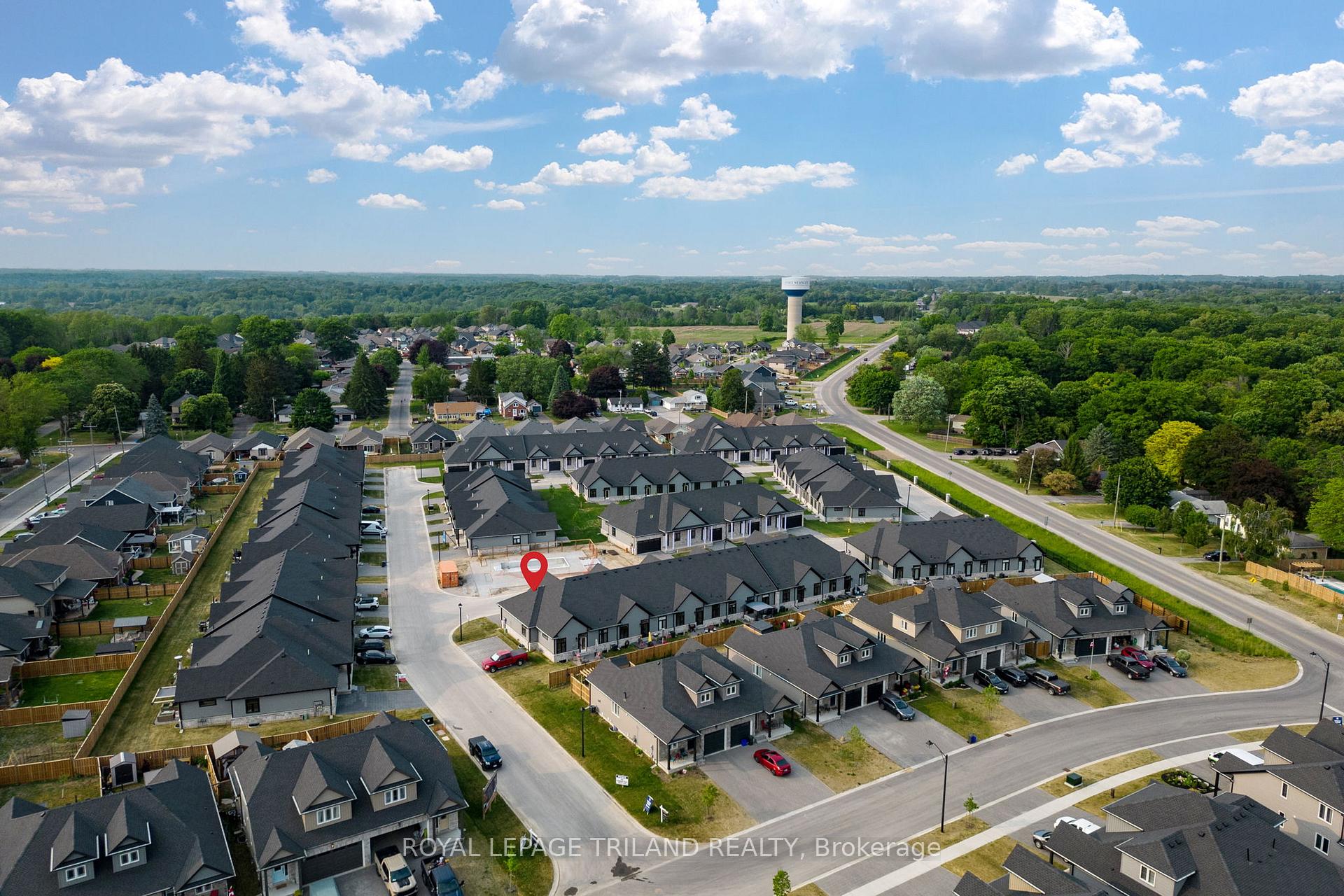 Photo 3 of Unit 34, 63 Compass Trail, Central Elgin, Rural Central Elgin — HOMEH