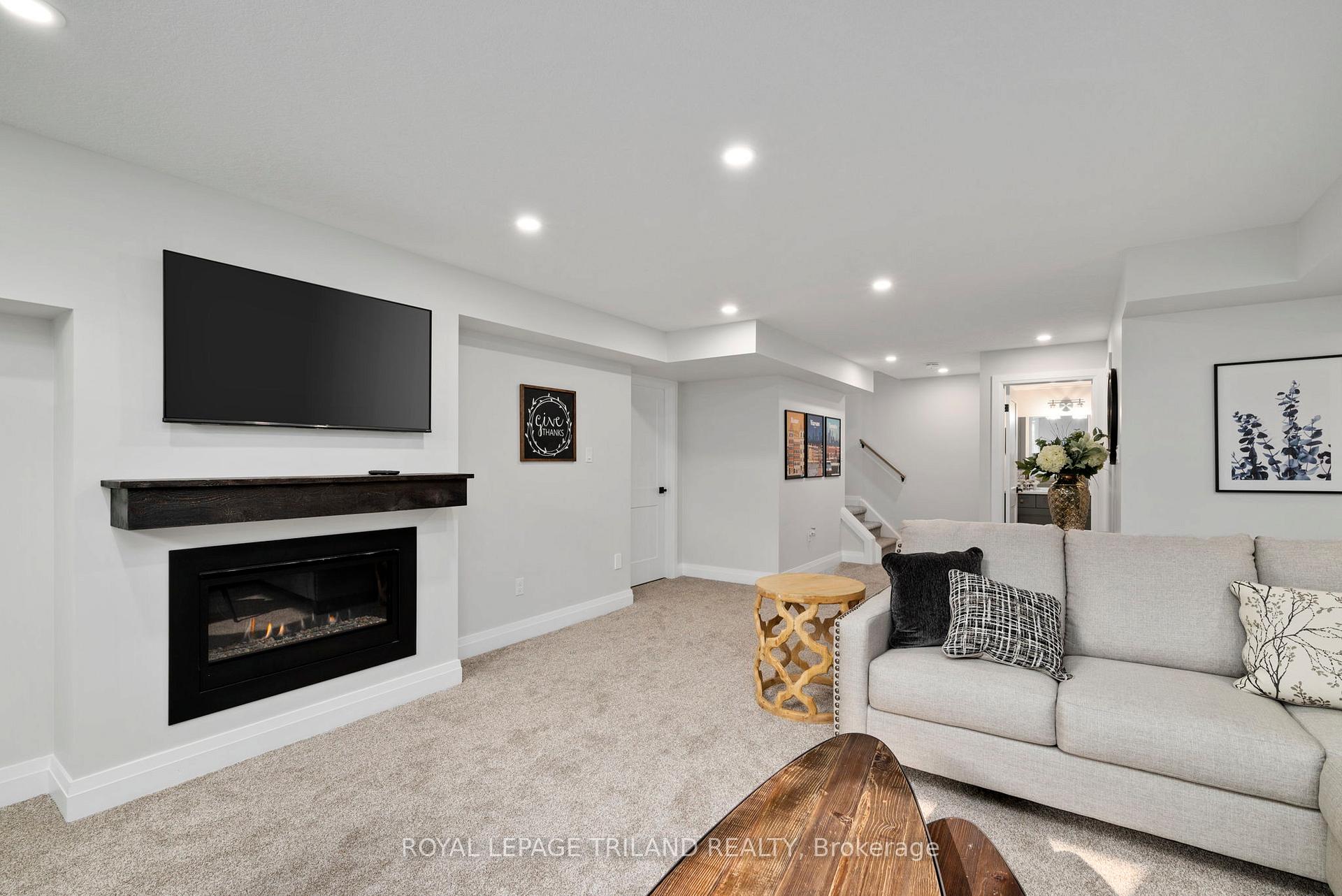 Photo 24 of Unit 34, 63 Compass Trail, Central Elgin, Rural Central Elgin — HOMEH